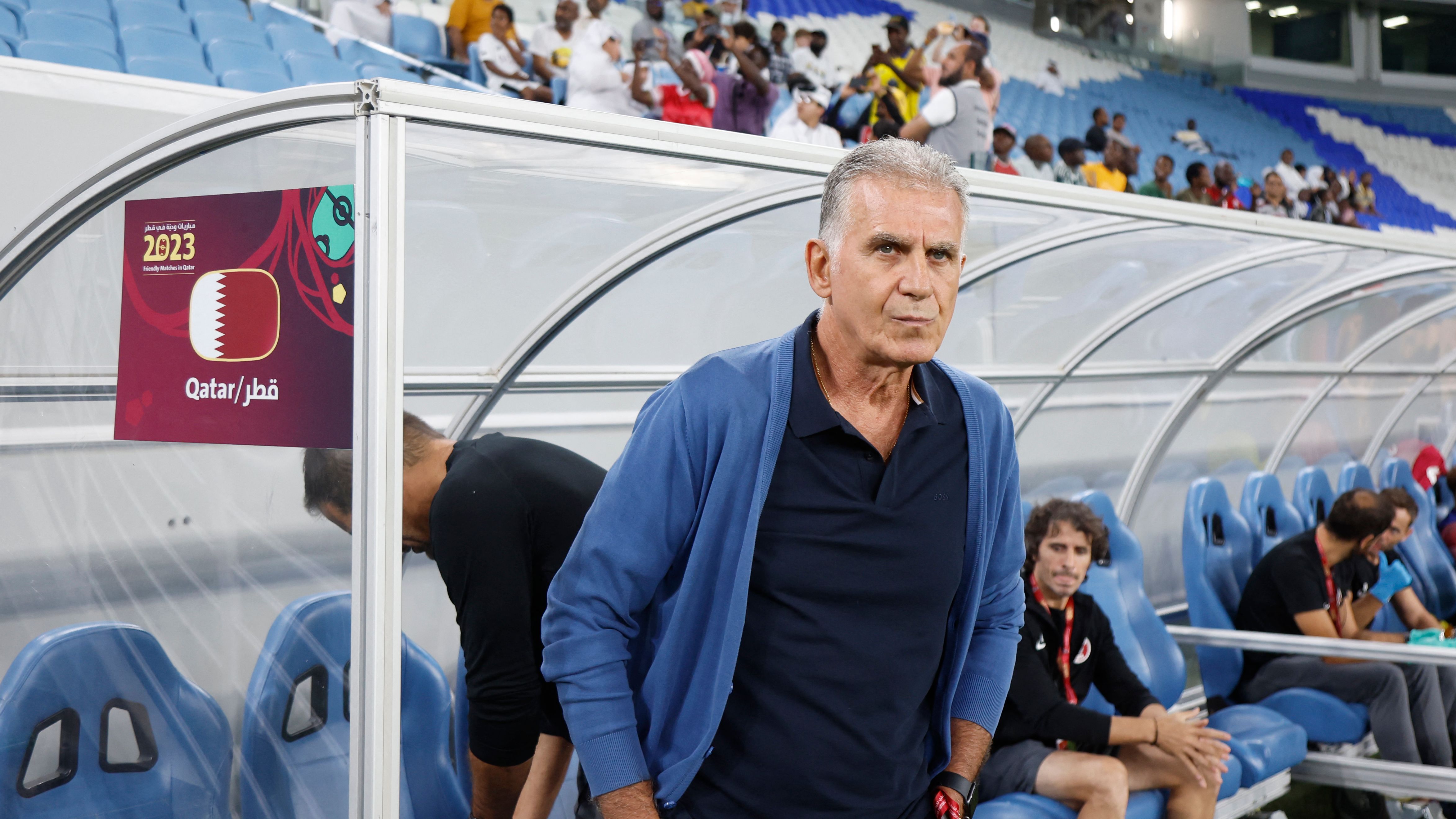 Foto de Carlos Queiroz dirigiendo a Omán frente a Marruecos en la Copa Árabe en Qatar
