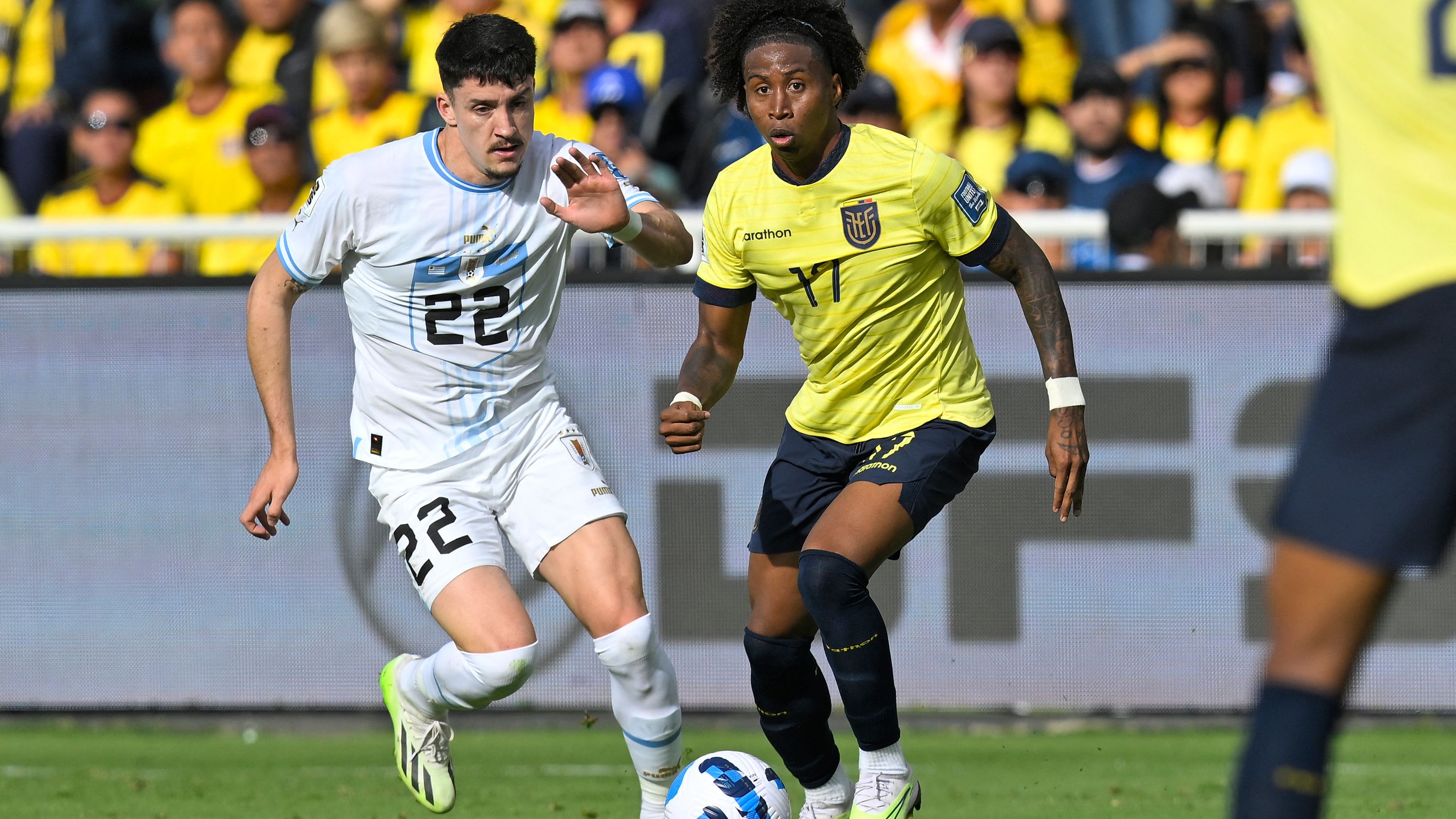 Barcelone signe Hamza Abd Karim et Ajay Tavaris