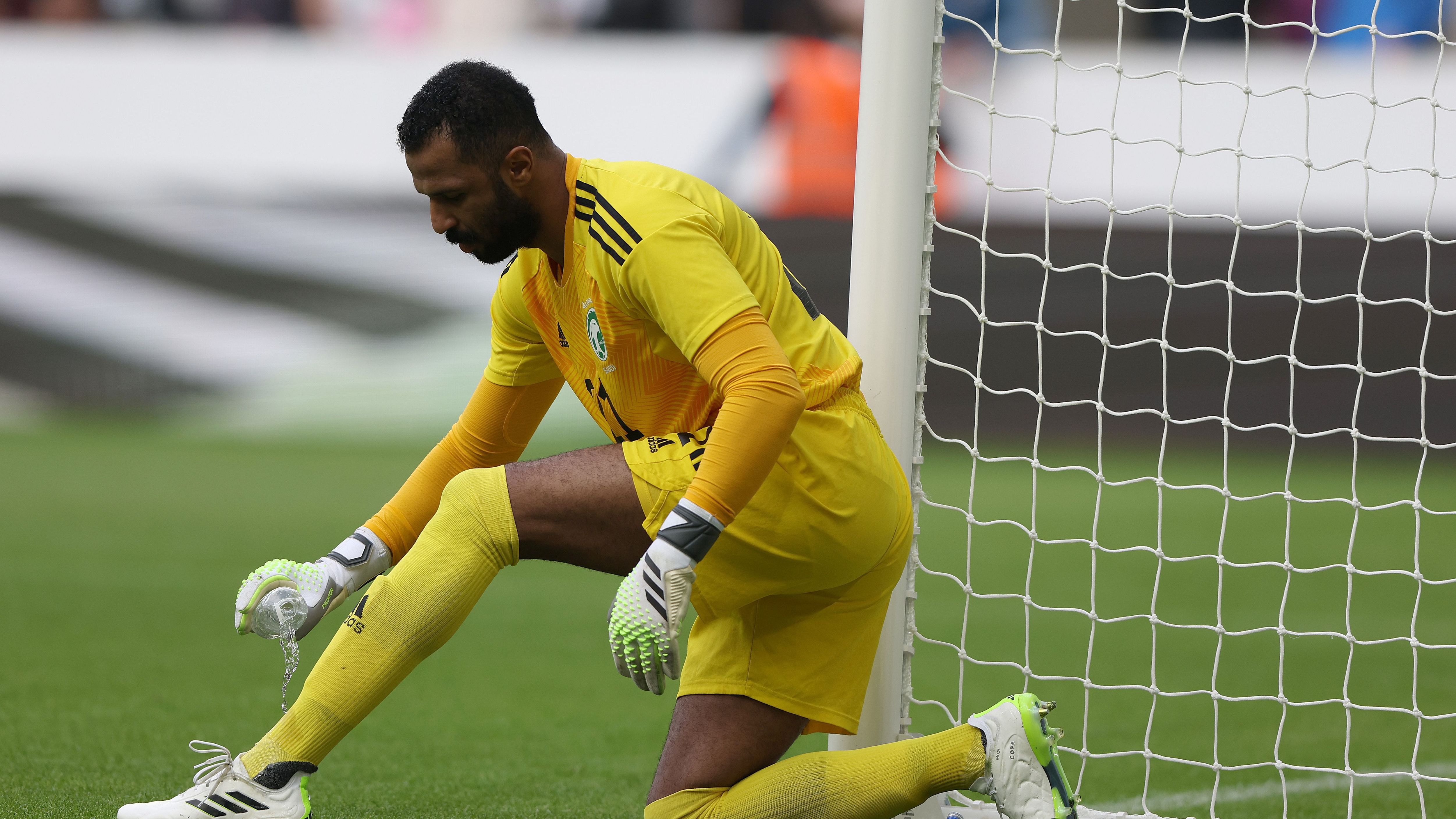 بعد غياب 452 يومًا.. كواليس عودة محمد العويس لمنتخب السعودية قبل مواجهة صربيا