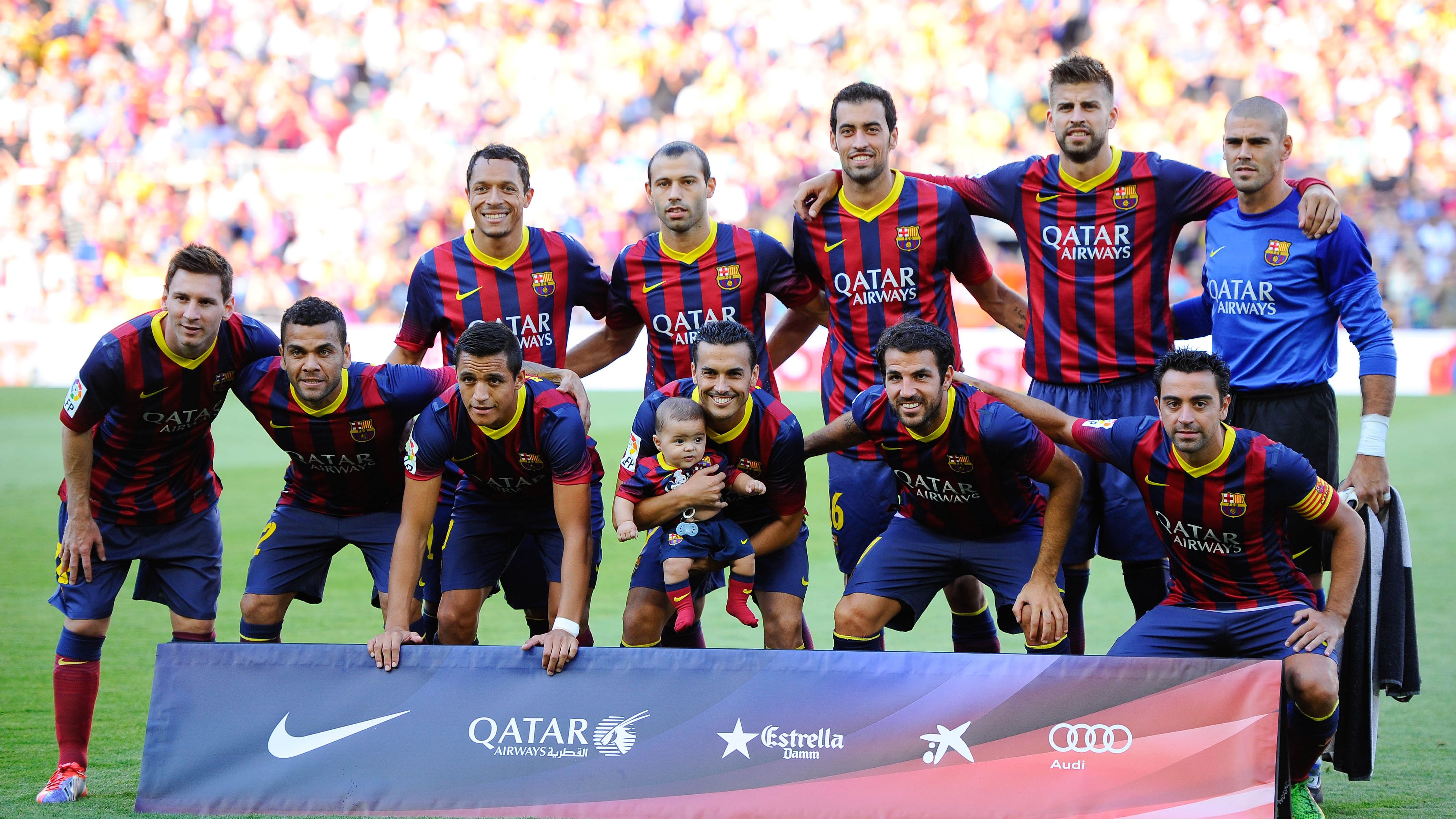 مع وداع ميسي.. نجم برشلونة السابق يعتزل كرة القدم