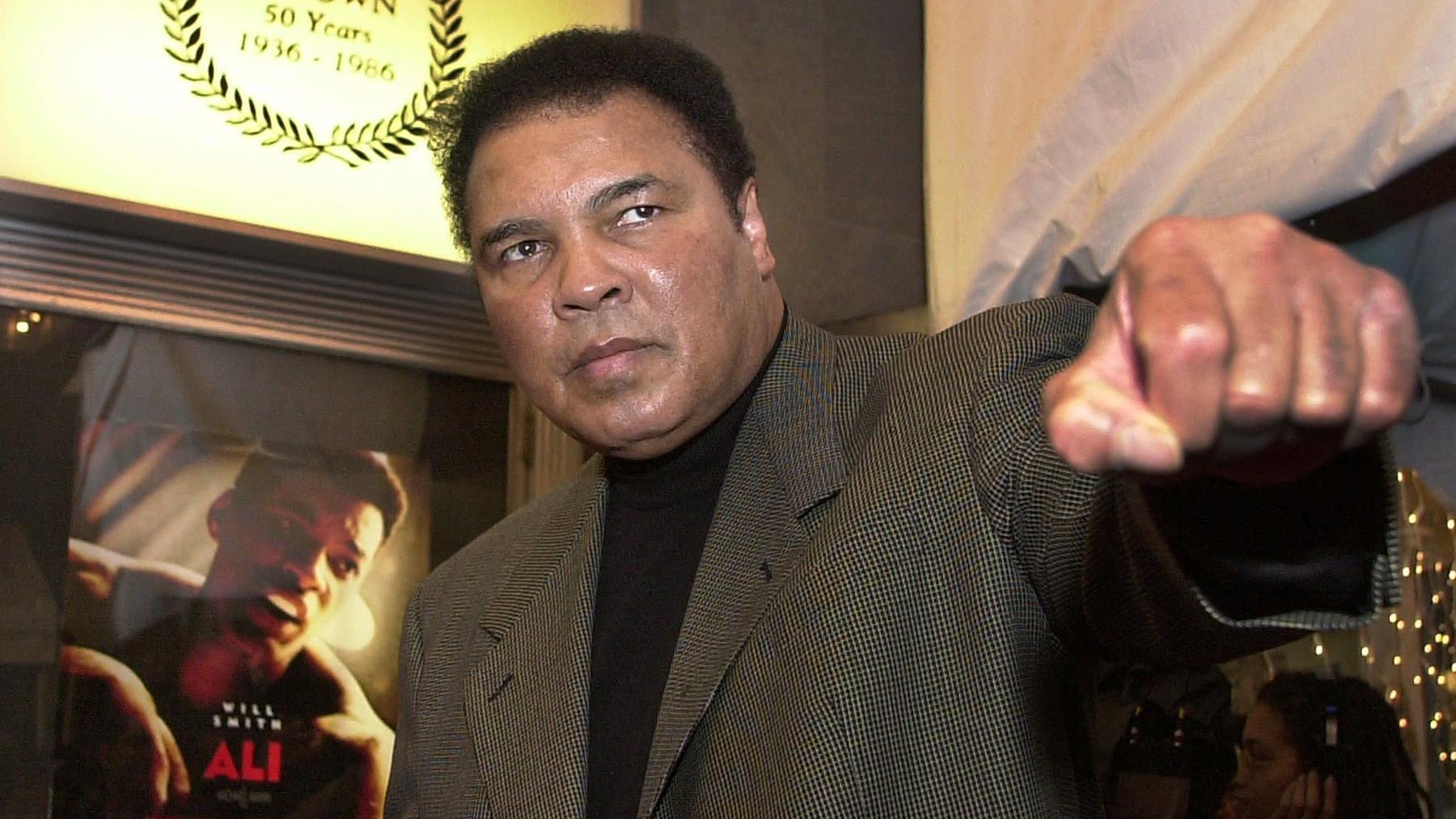 حفيد شريك محمد علي كلاي.. نجم الـ NBA يخوض نزاله الأول في الملاكمة