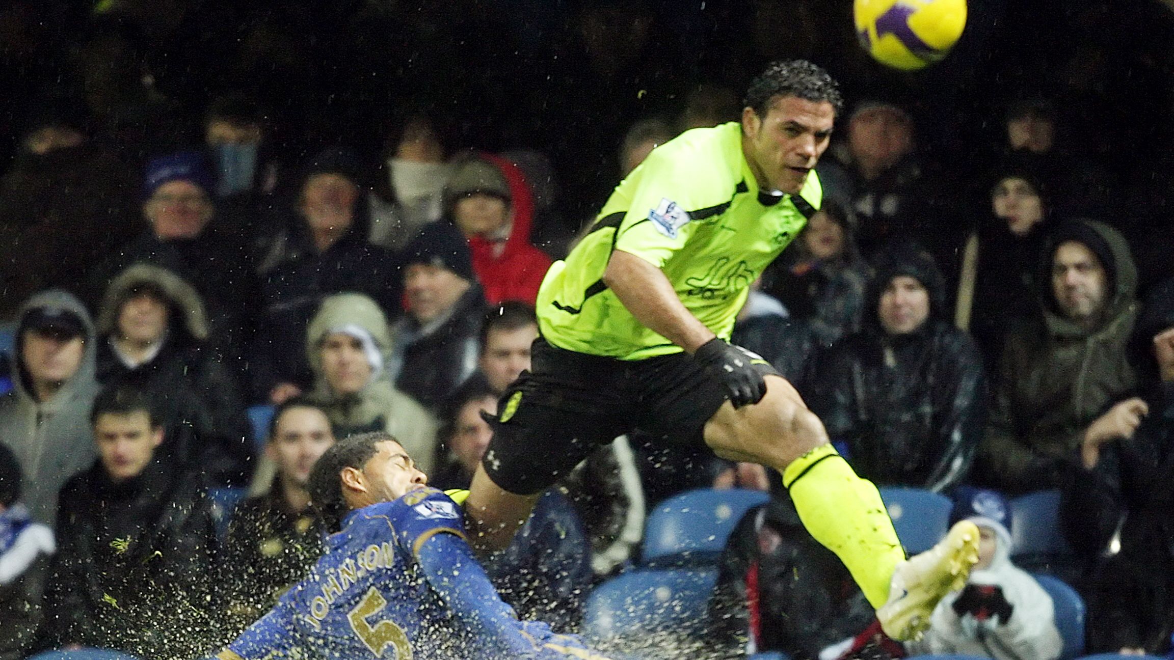 Amr Zaki confessa matrimonio a 18 anni e lotta contro la dipendenza