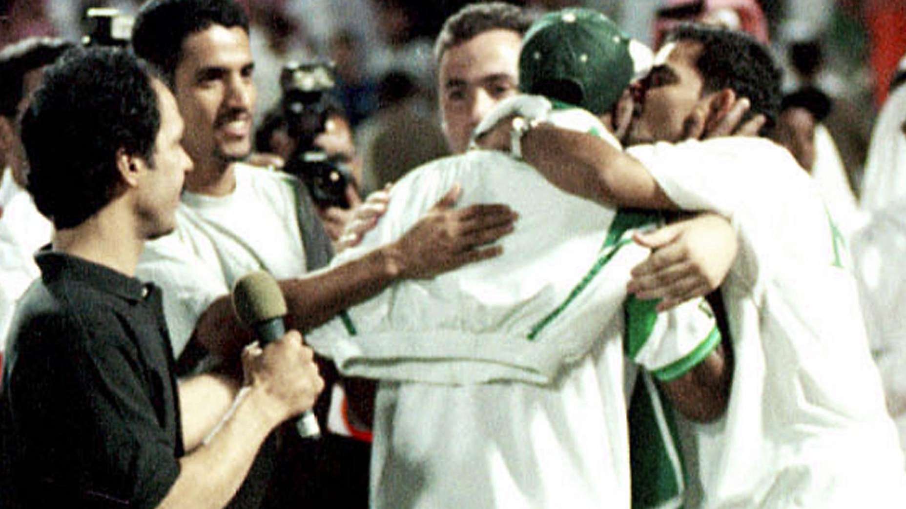 SOCCER-WC2002-SAUDI-THAILAND