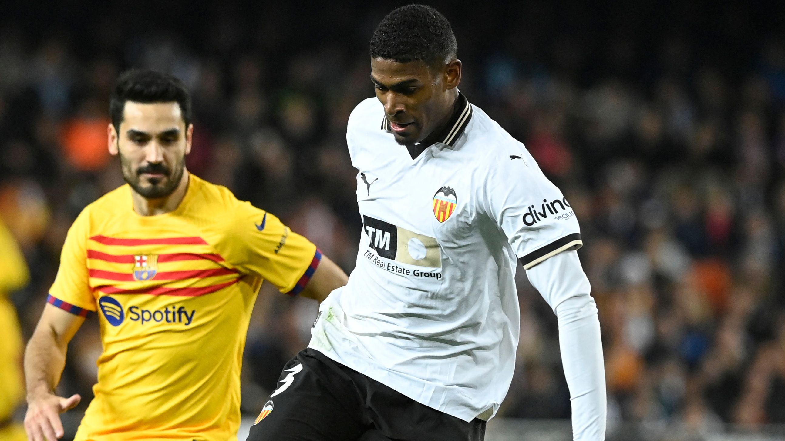 FBL-ESP-LIGA-VALENCIA-BARCELONA