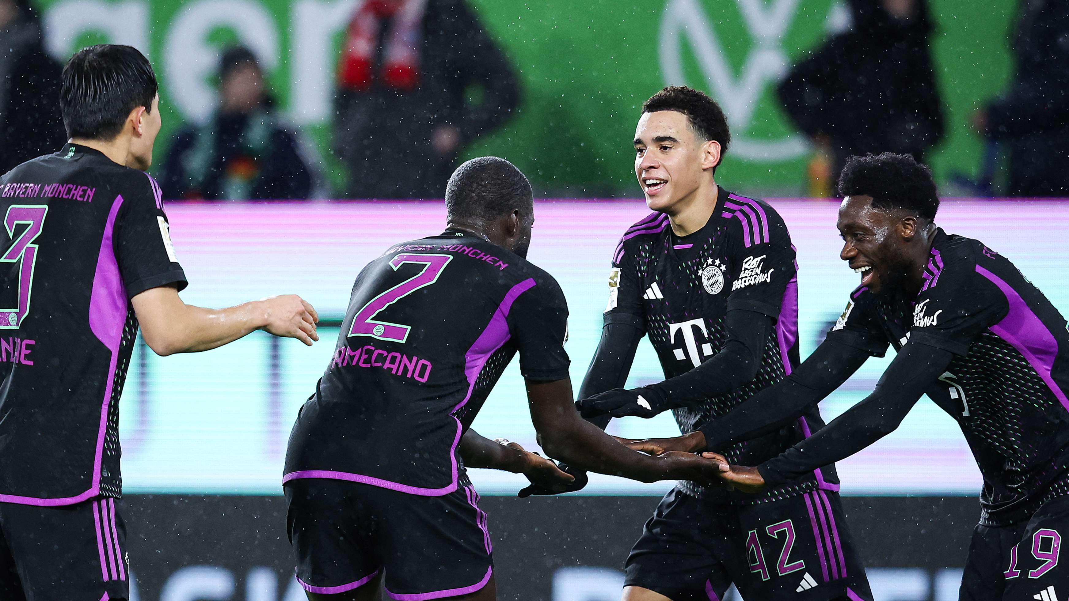 FBL-GER-BUNDESLIGA-WOLFSBURG-BAYERN MUNICH