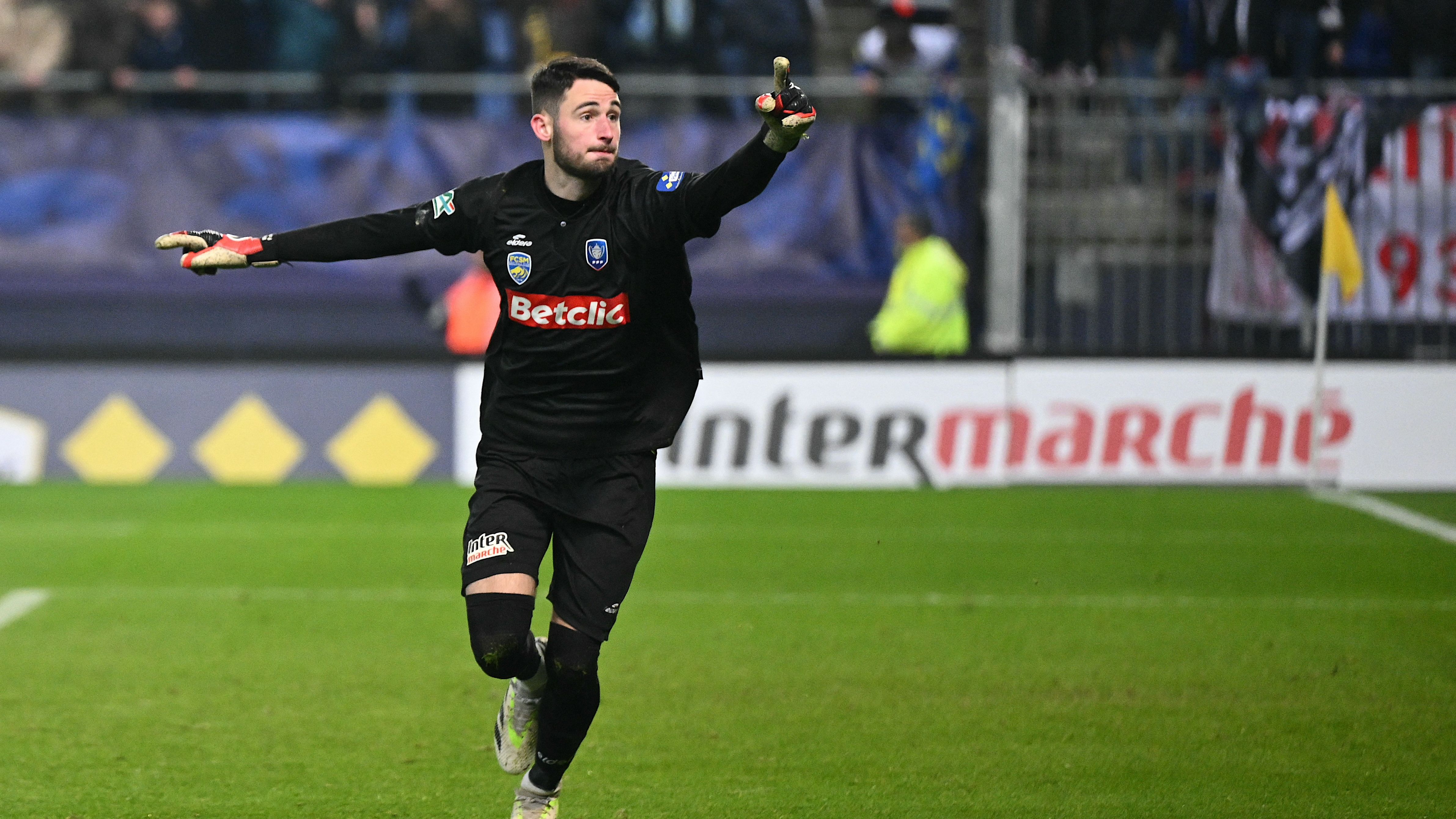 FBL-FRA-CUP-SOCHAUX-REIMS