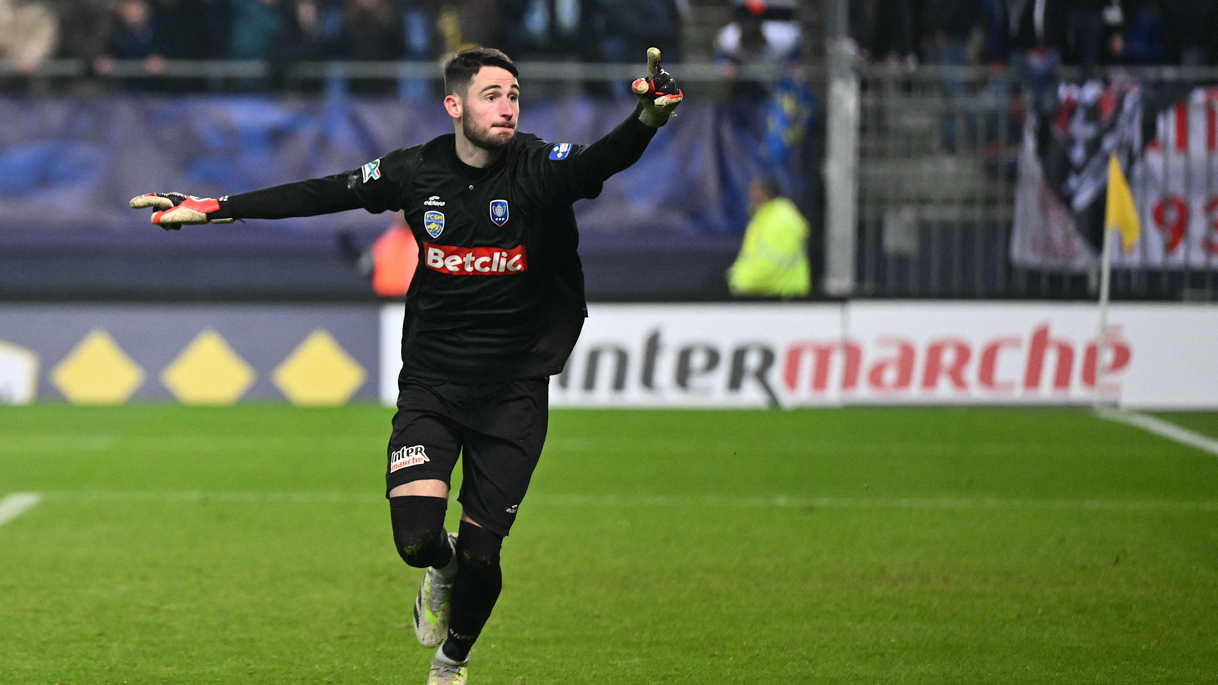 FBL-FRA-CUP-SOCHAUX-REIMS