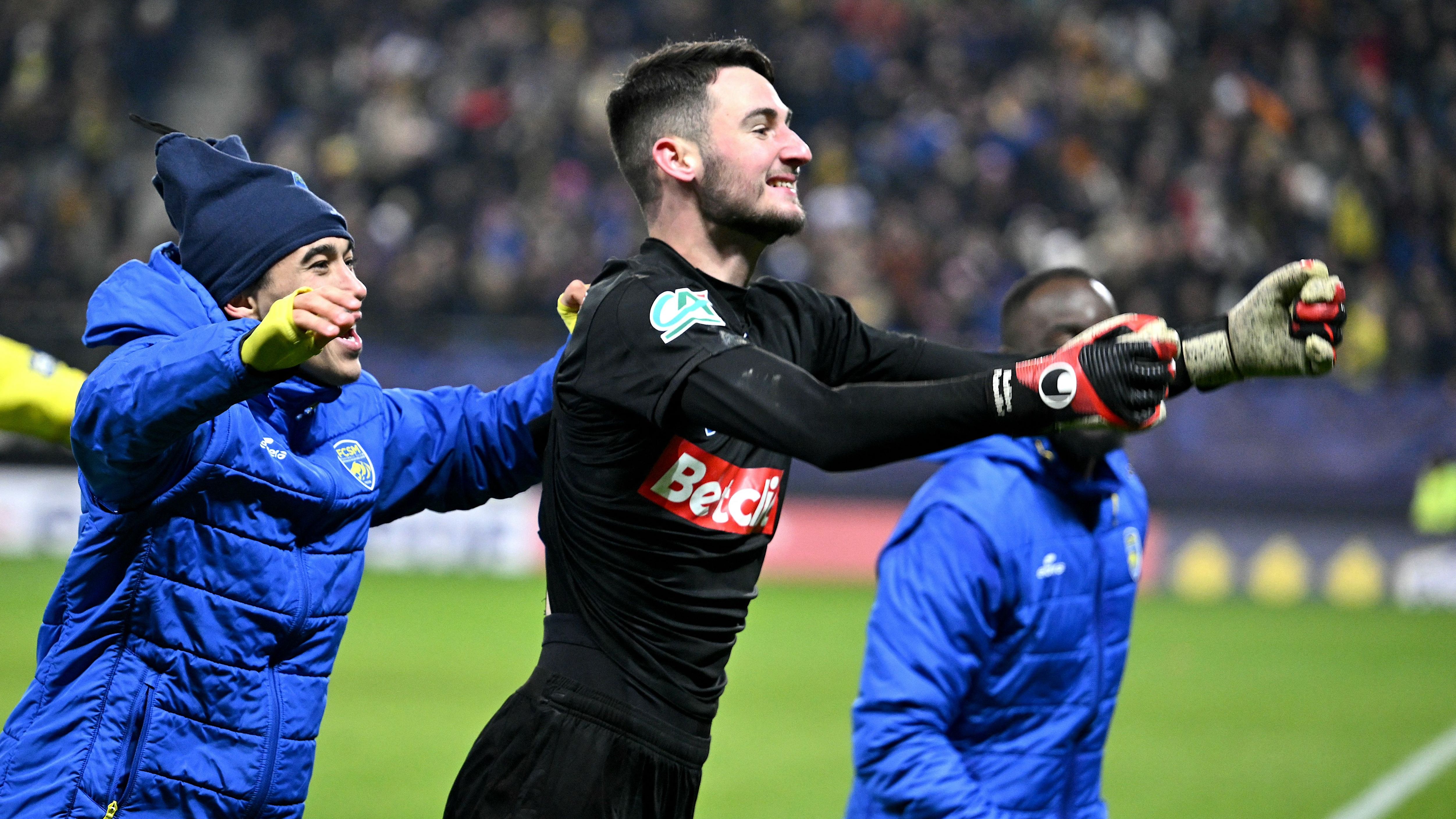 FBL-FRA-CUP-SOCHAUX-REIMS