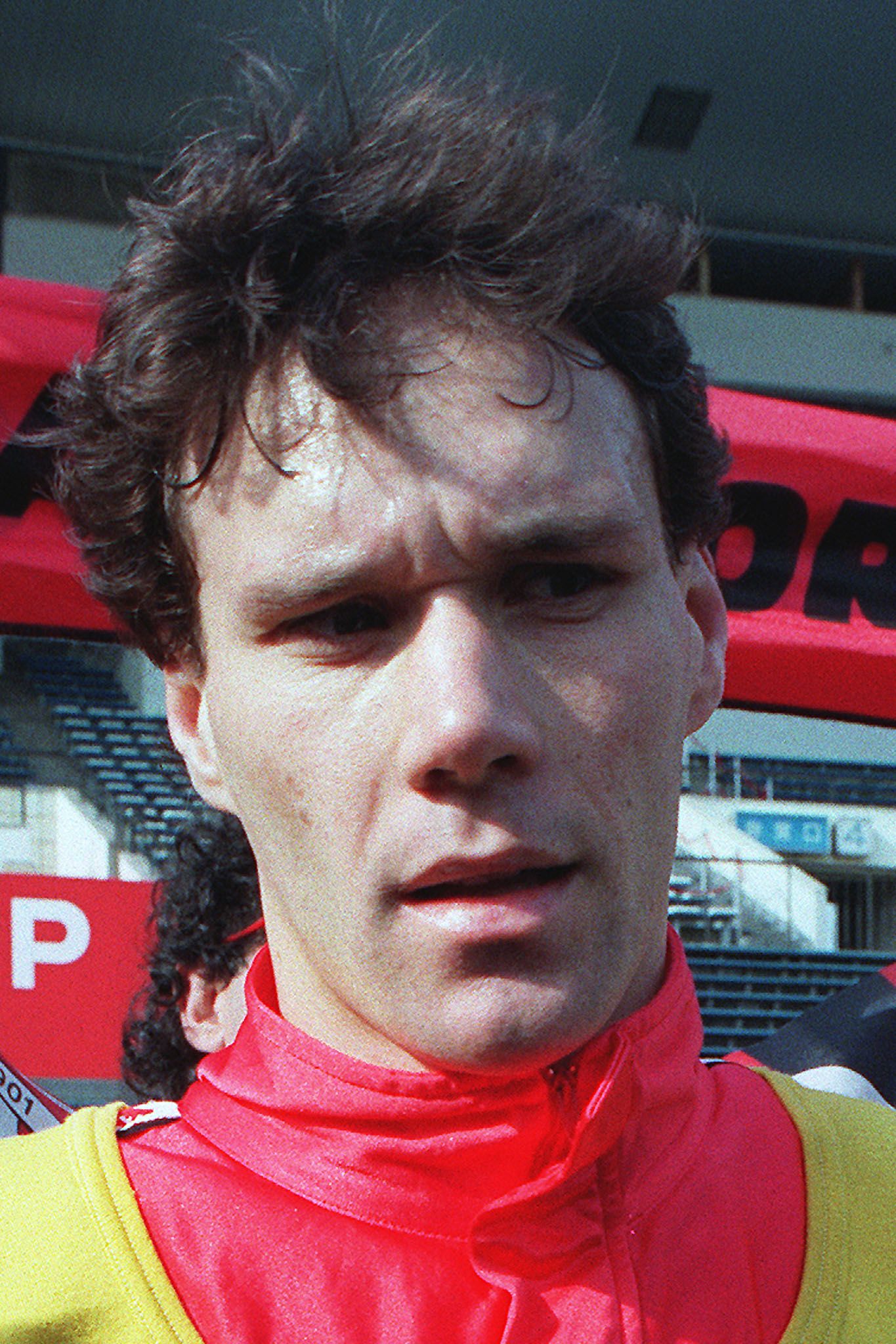 SOCCER-TOYOTA CUP-MILAN-VAN BASTEN