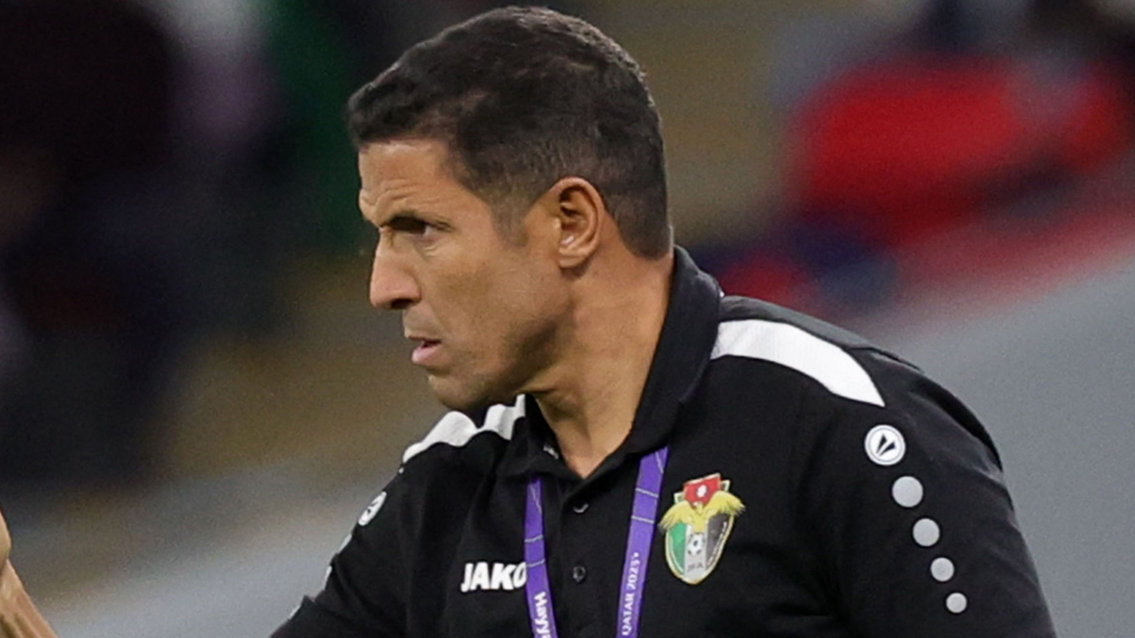 الوداد الرياضي يُغري الحسين عموتة براتب قياسي لعودته لتدريب الفريق في المغرب