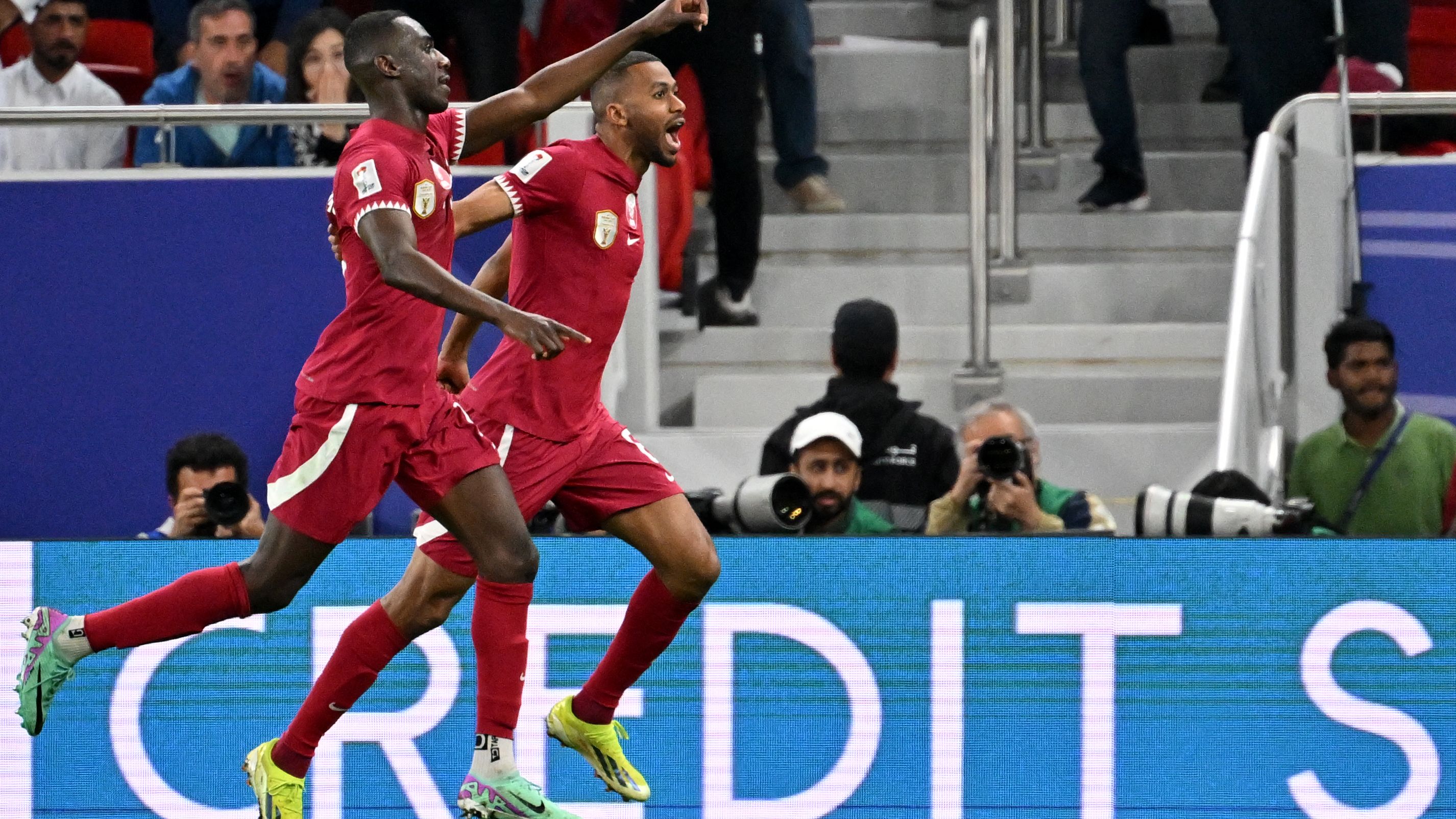 فيديو: دقائق مثيرة.. قطر تتقدم والإمارات ترفض الاستسلام في خليجي 27