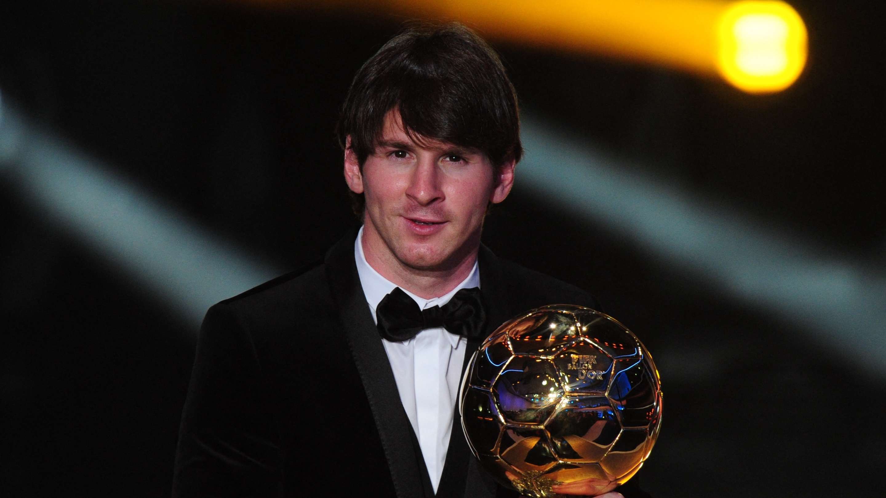 TOPSHOT-FBL-FIFA-BALLON-MEN-AWARD