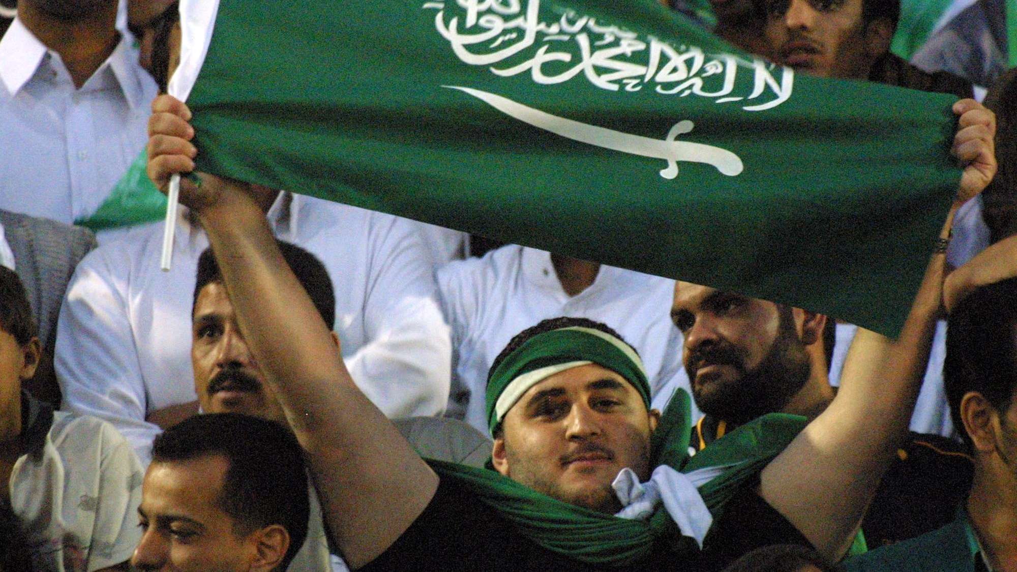 SOCCER-WC2002-SAUDI-IRAQ