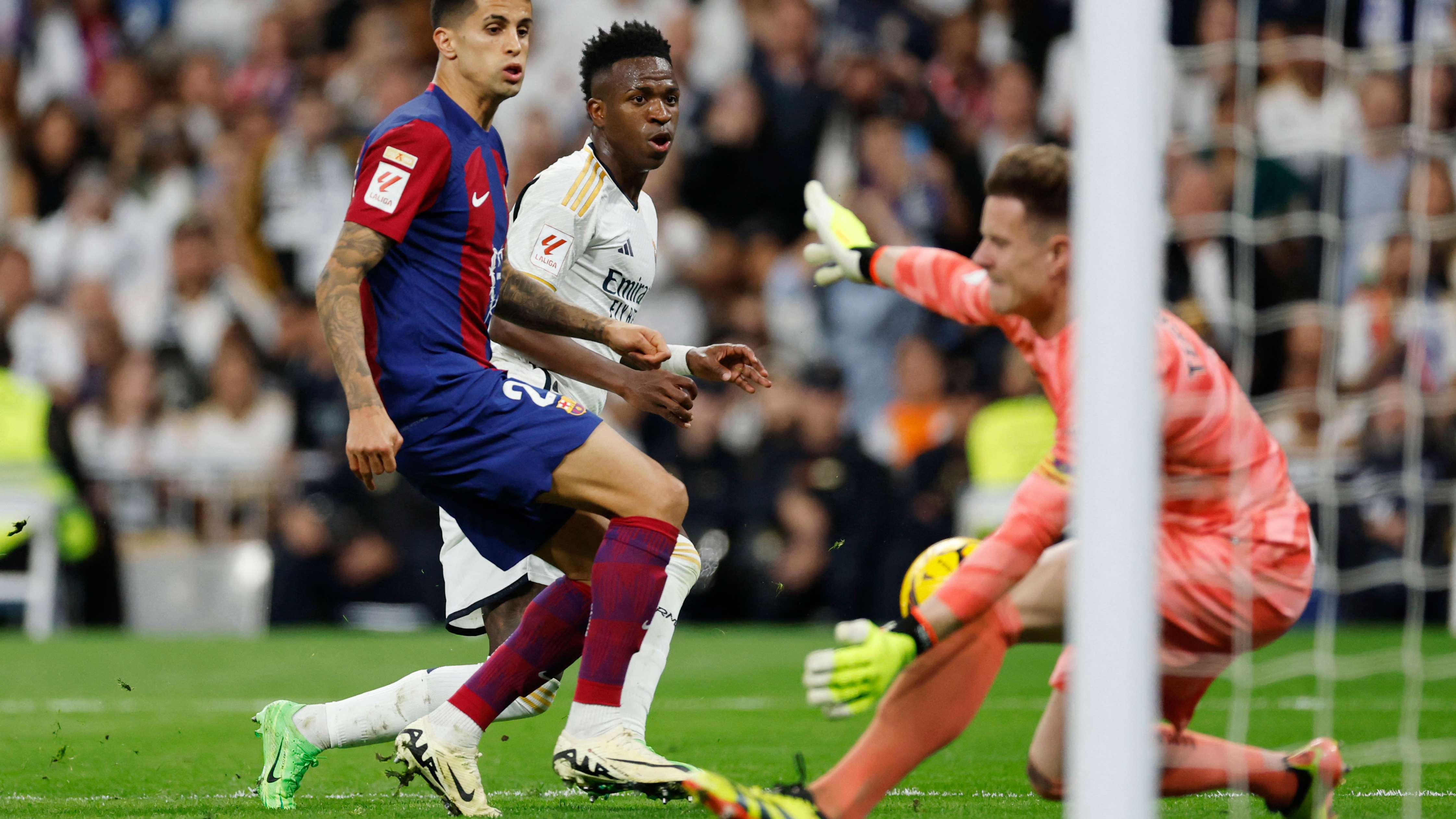 FBL-ESP-LIGA-REAL MADRID-BARCELONA