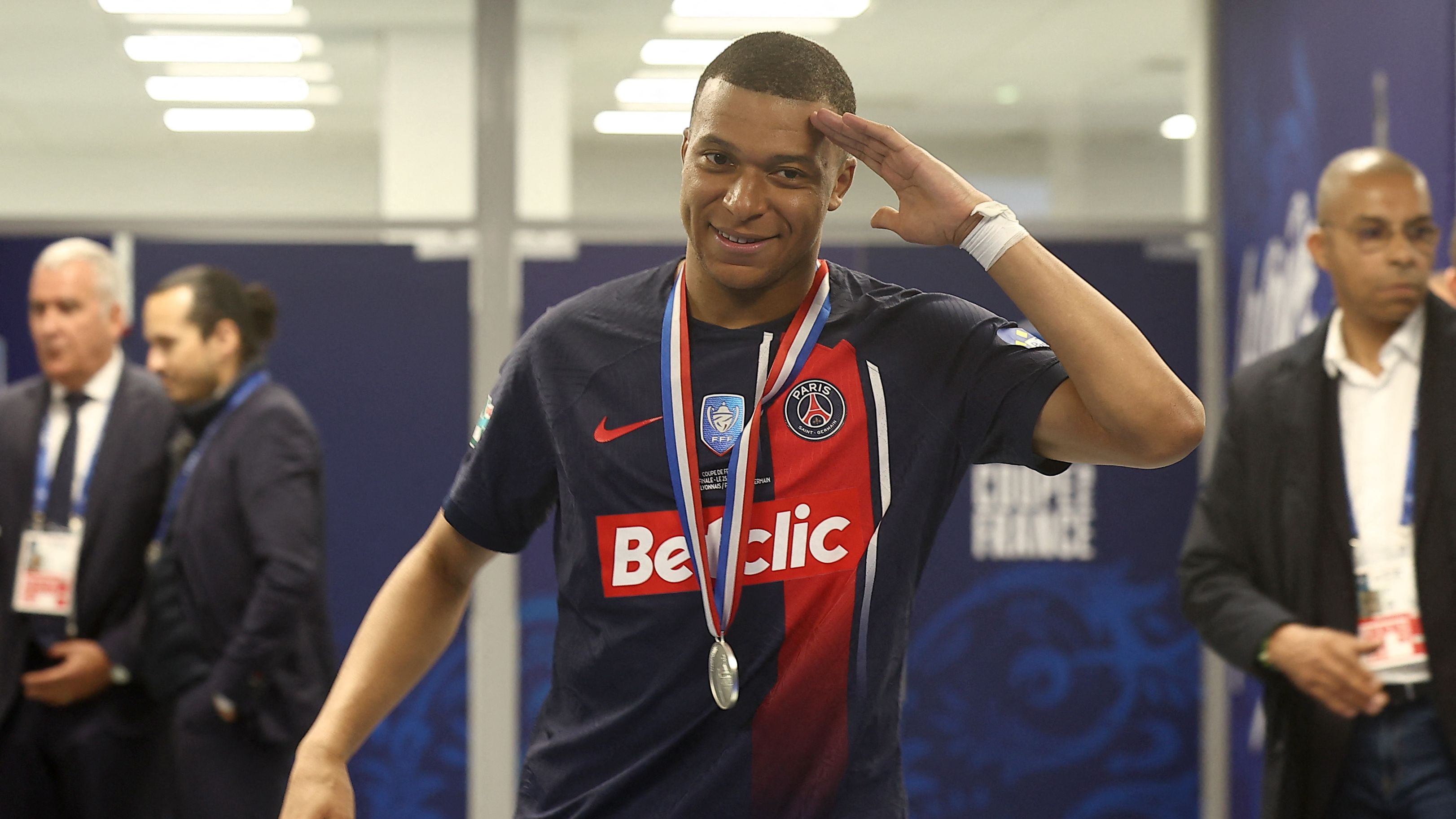 TOPSHOT-FBL-FRA-CUP-LYON-PSG-MBAPPE