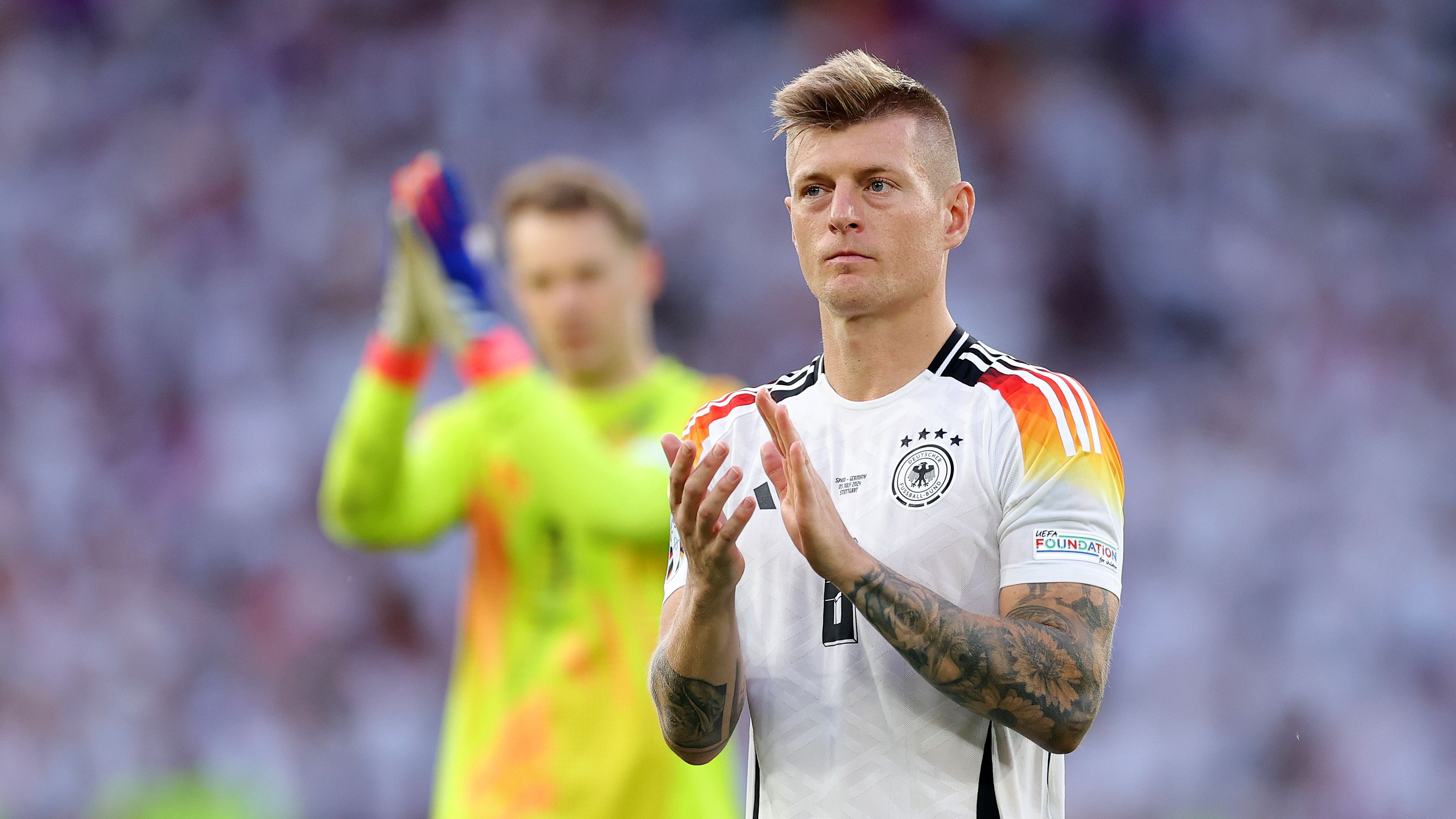 كروس: بايرن ميونخ كاد يستقبل 9 أهداف.. والفريقان فشلا في "كرة السلة"