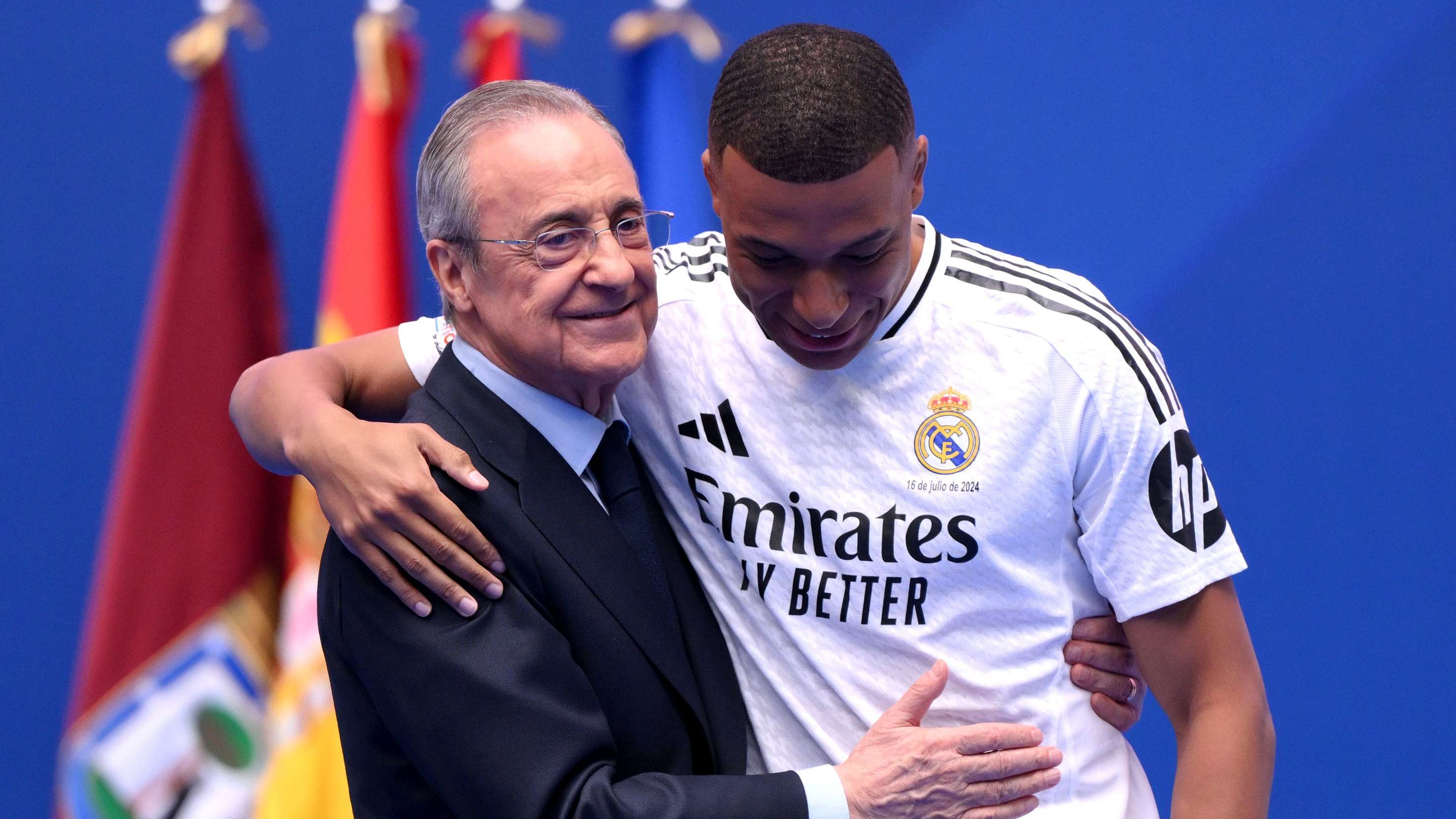 كيليان مبابي"غياب الدعم يشعل الأزمة".. مبابي غاضب من ريال مدريدبرشلونة يدعم يامال.. وكيليان يشعر بالوحدة!04:2010 أكتوبر 2026