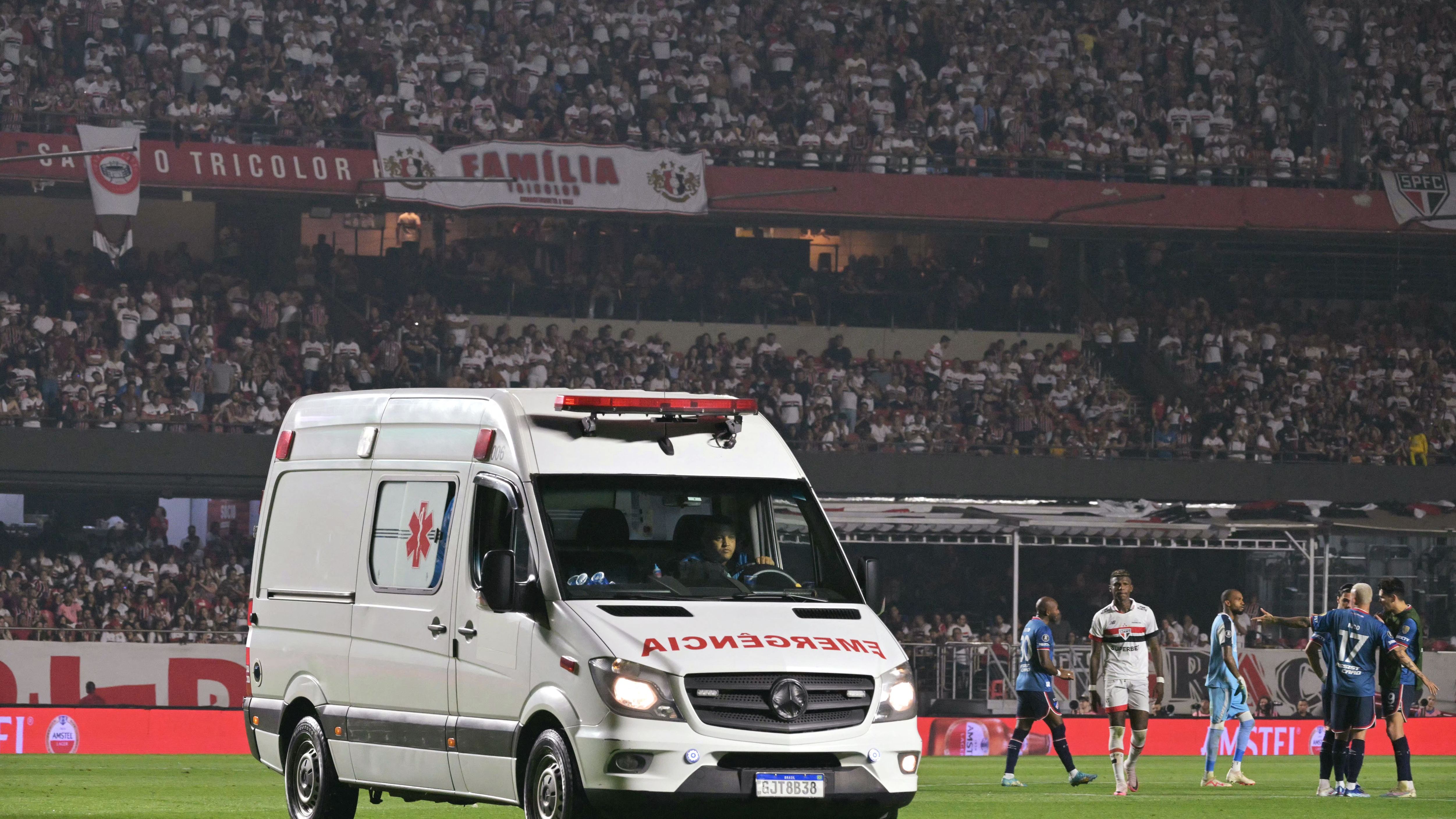TOPSHOT-FBL-LIBERTADORES-SAOPAULO-NACIONALURU