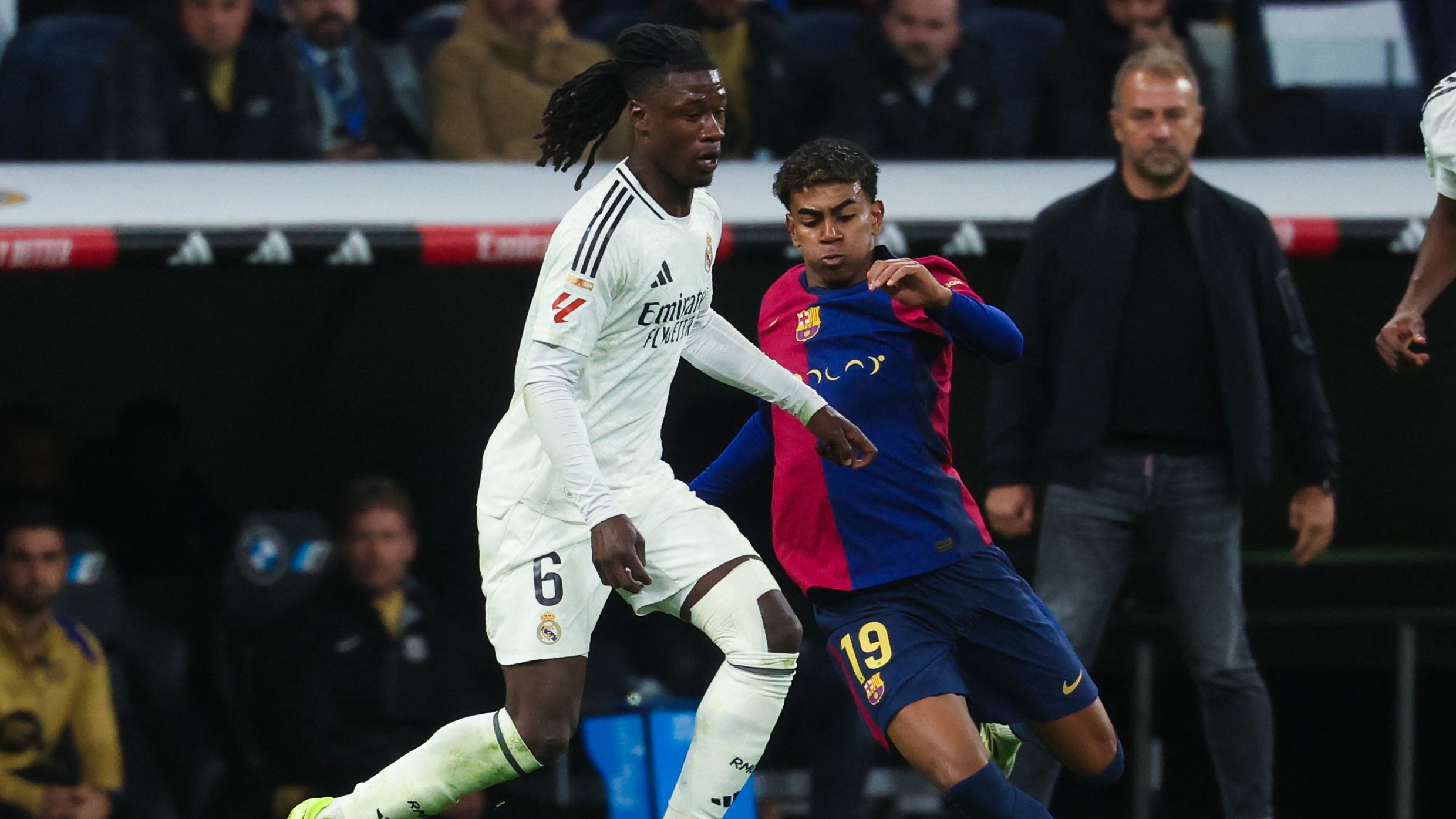 كامب نو مهدد بالإغلاق.. برشلونة على حافة كارثة بعد واقعة كامافينجا