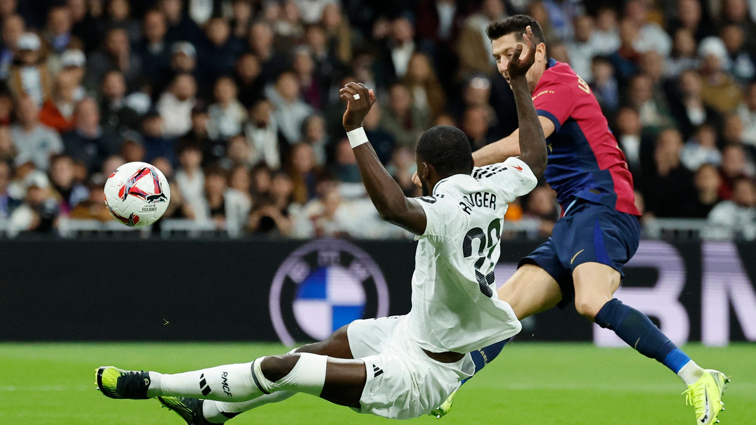 FBL-ESP-LIGA-REAL MADRID-BARCELONA