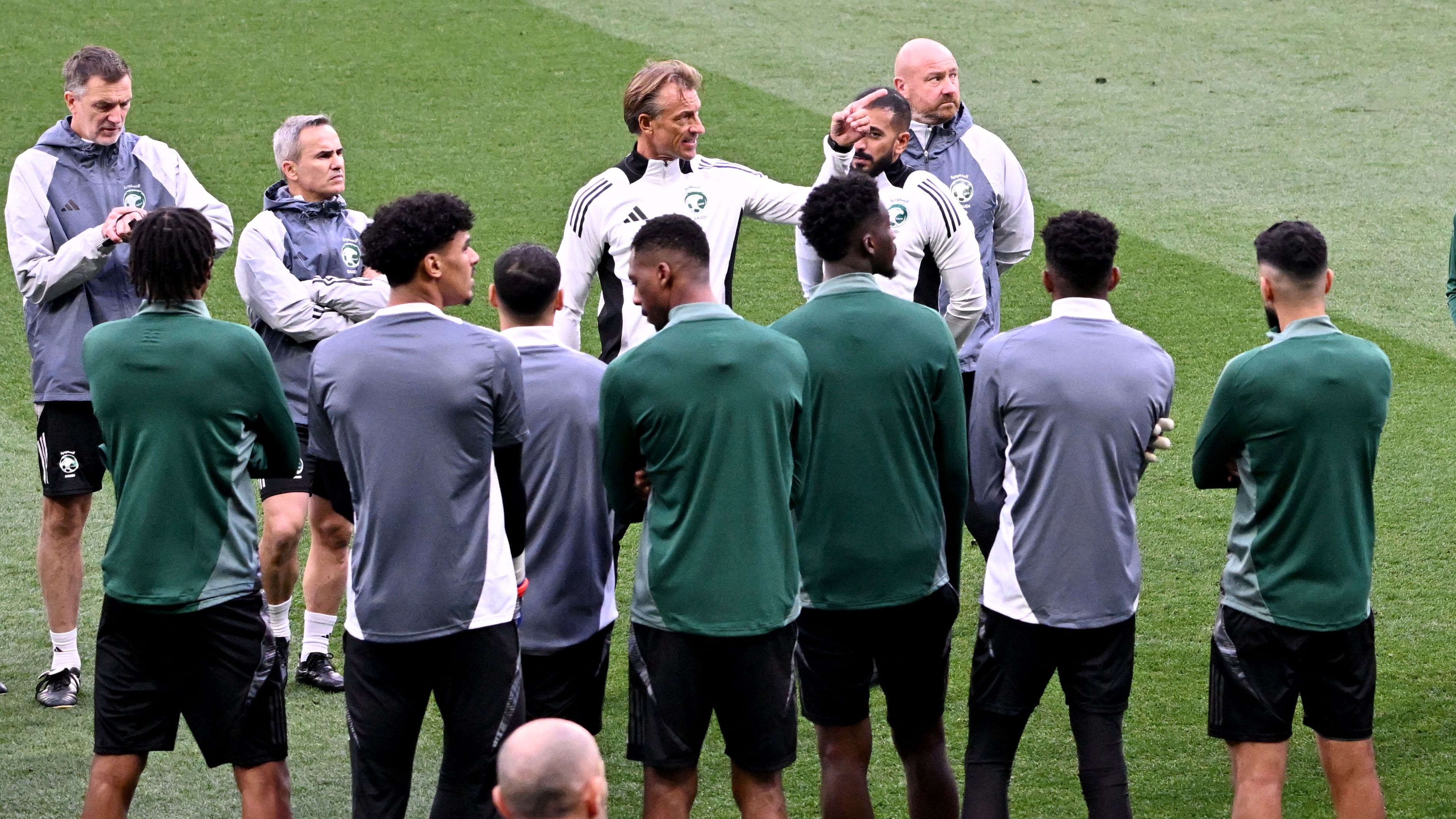 Allenamento della nazionale saudita a Gedda in preparazione allo spareggio asiatico per i Mondiali 2026