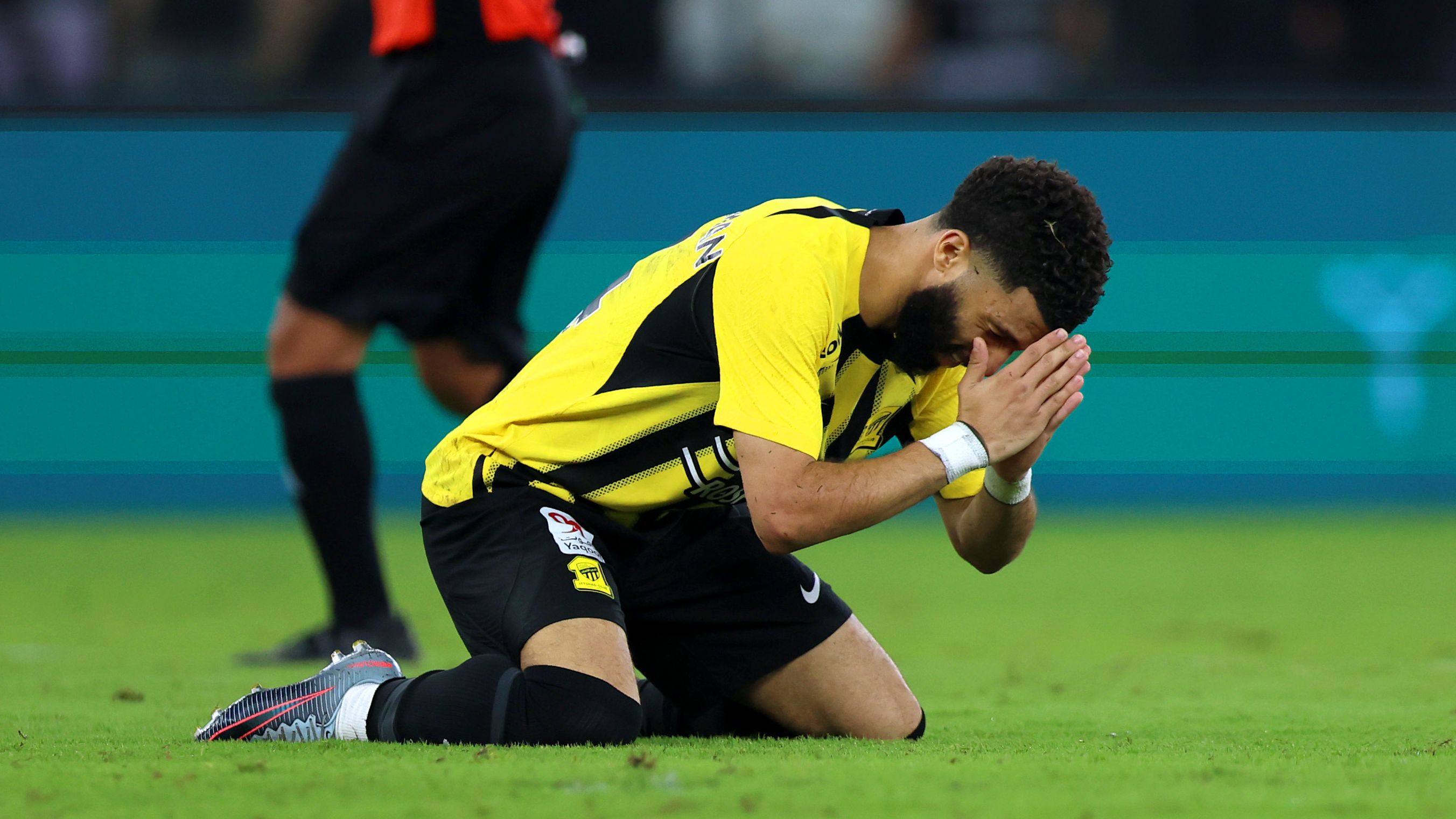 الاتحاد يتغلب على الخليج بهدف وحيد.. وعودة باهتة للعبود بعد غياب طويل