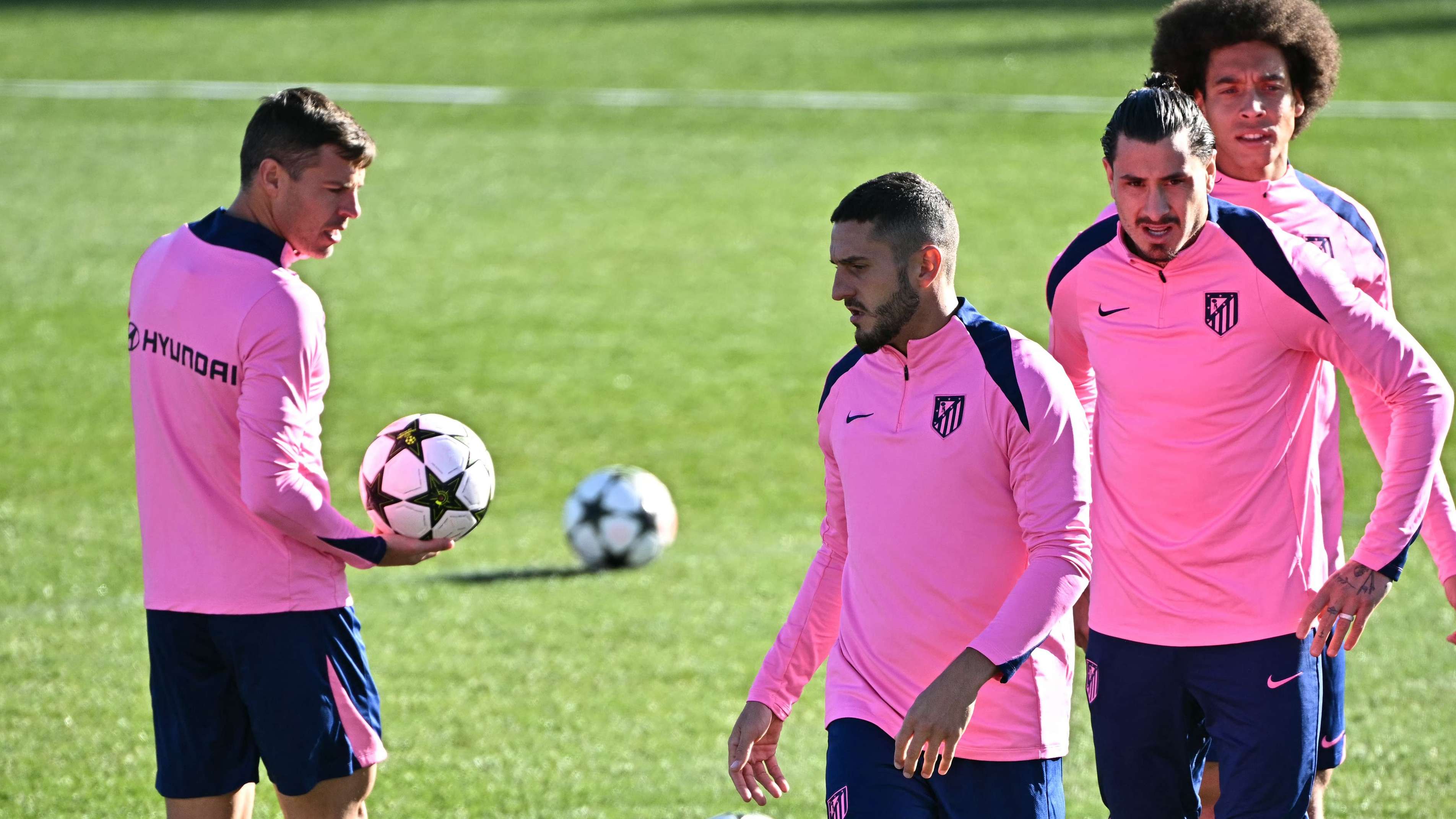 FBL-EUR-C1-ATLETICO-TRAINING