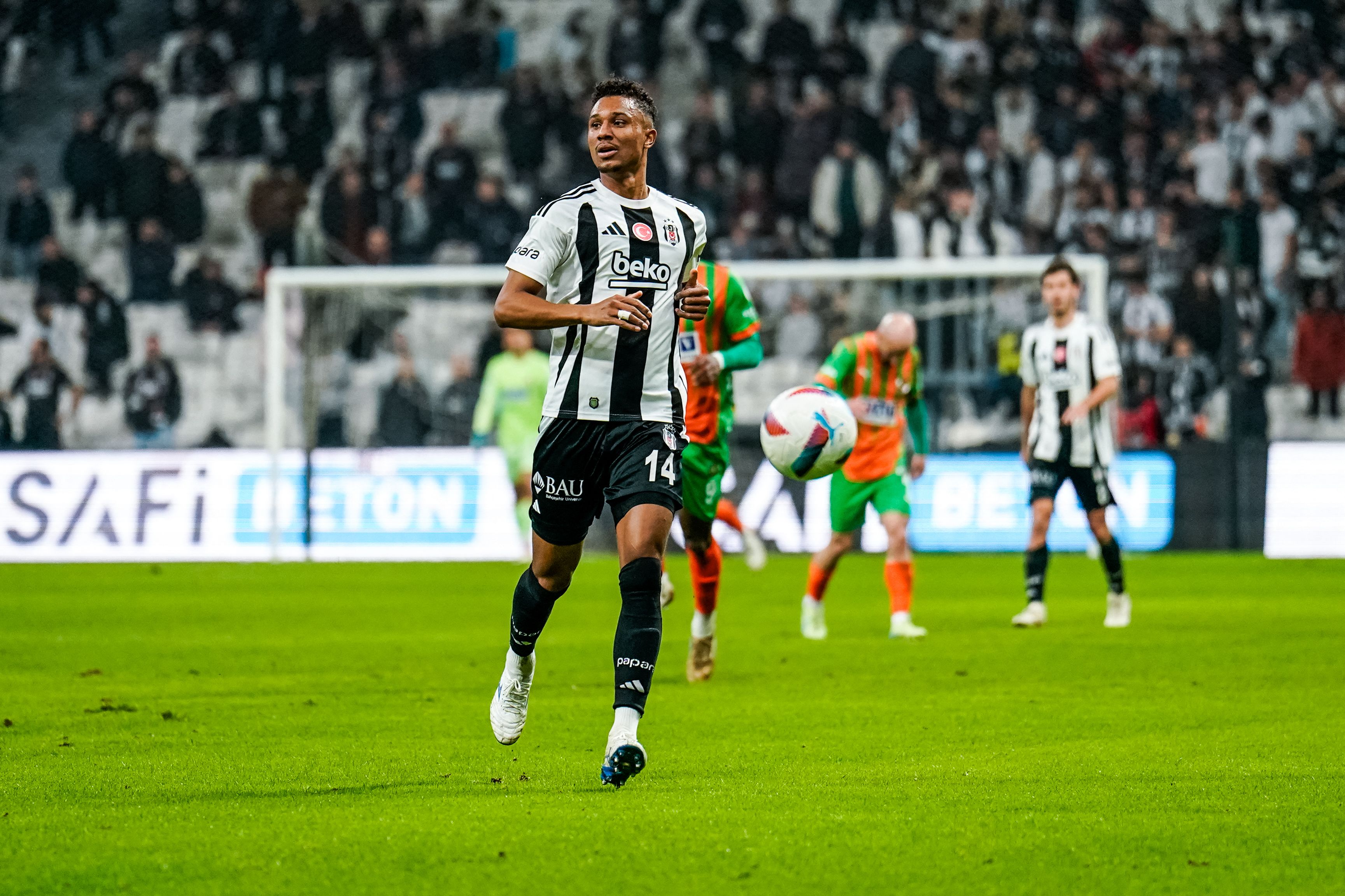 Besiktas-v-Alanyaspor-Trendyol-Super-League