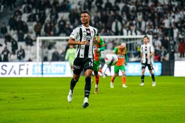 Besiktas-v-Alanyaspor-Trendyol-Super-League