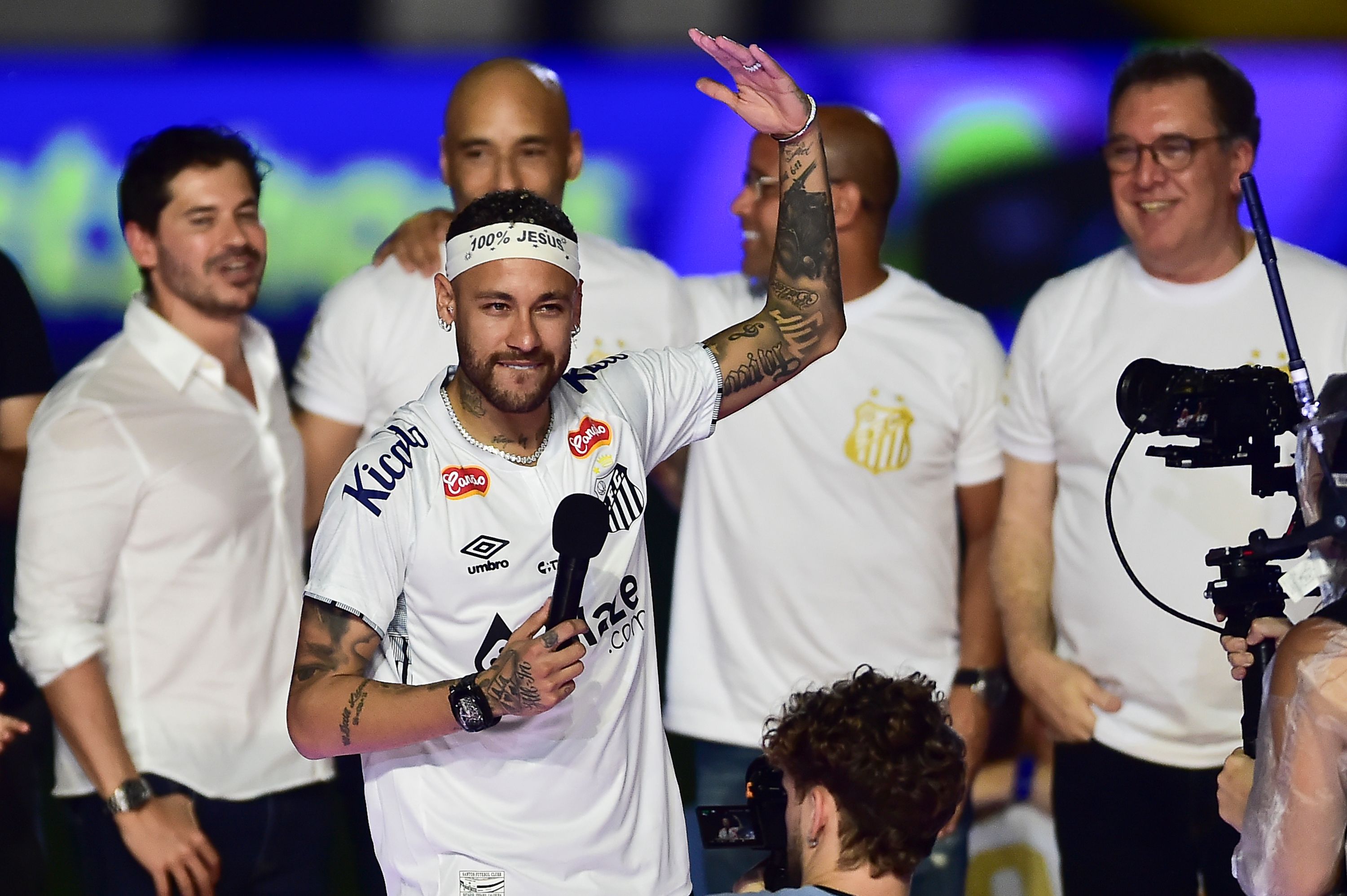 Santos Unveils Neymar As New Singnig