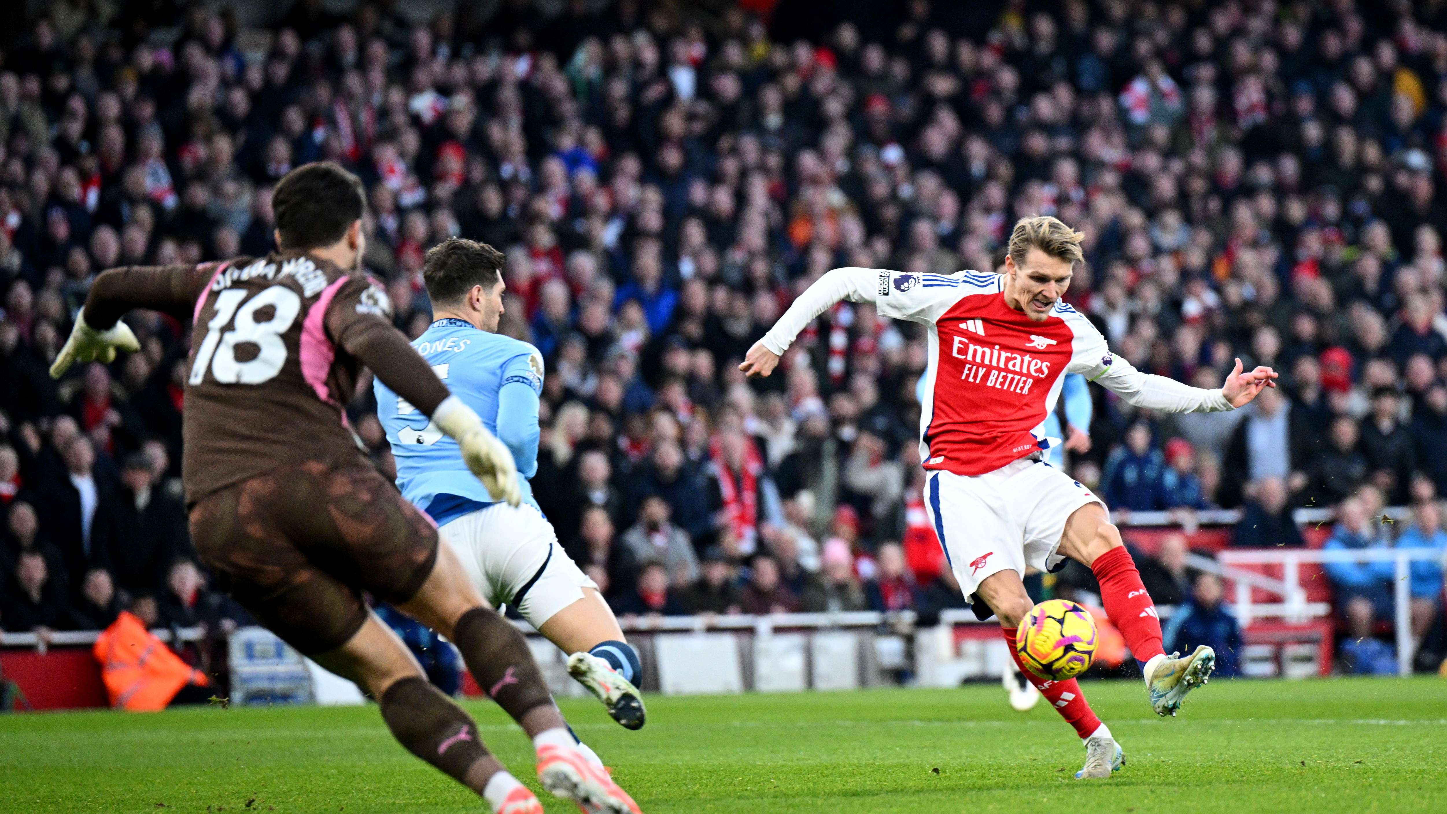 Arsenal FC v Manchester City FC - Premier League