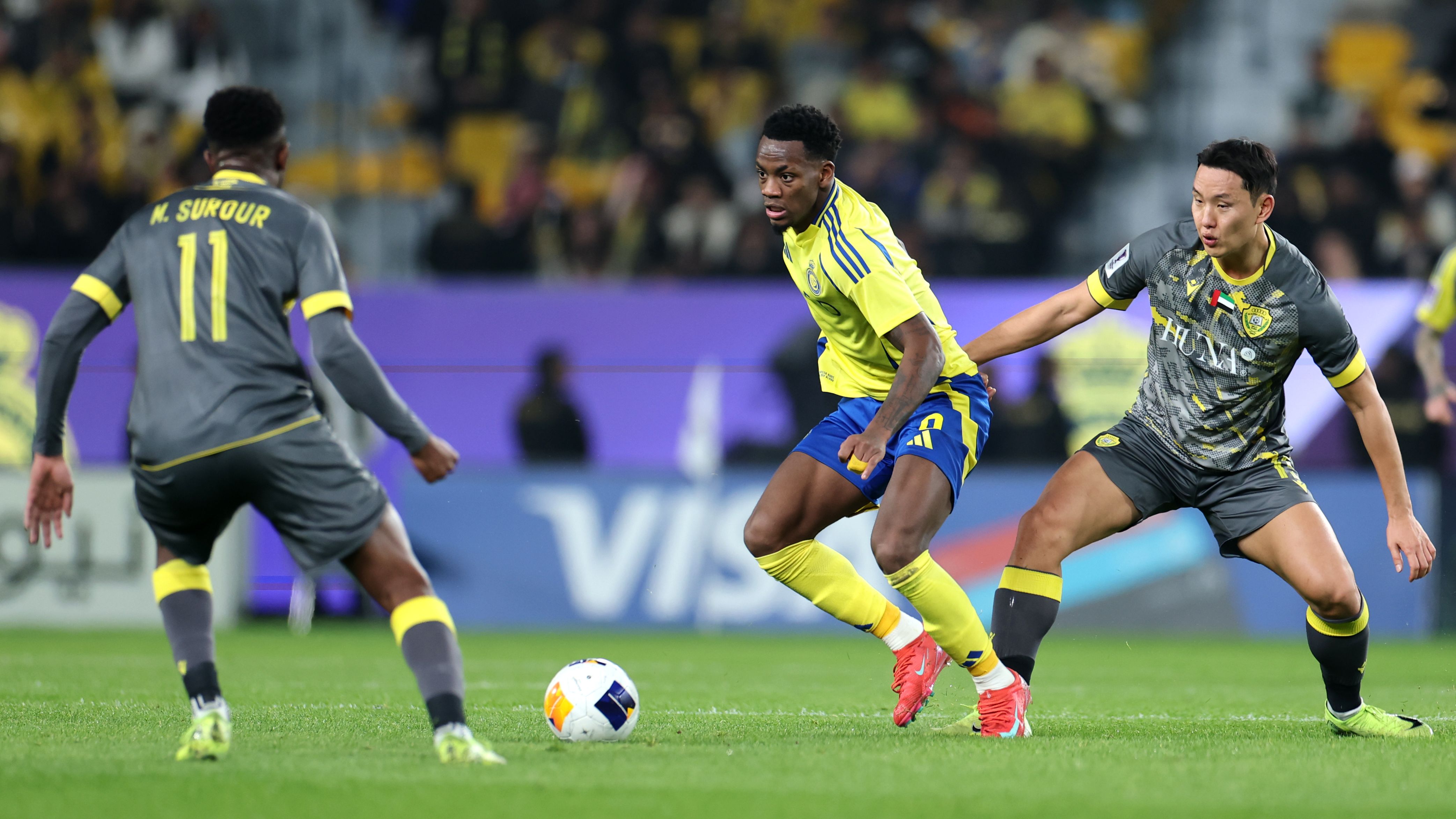 رئيس الاتحاد الآسيوي يكشف كواليس تأجيل مباراة النصر والوصل ويعلن تحركًا جديدًا!