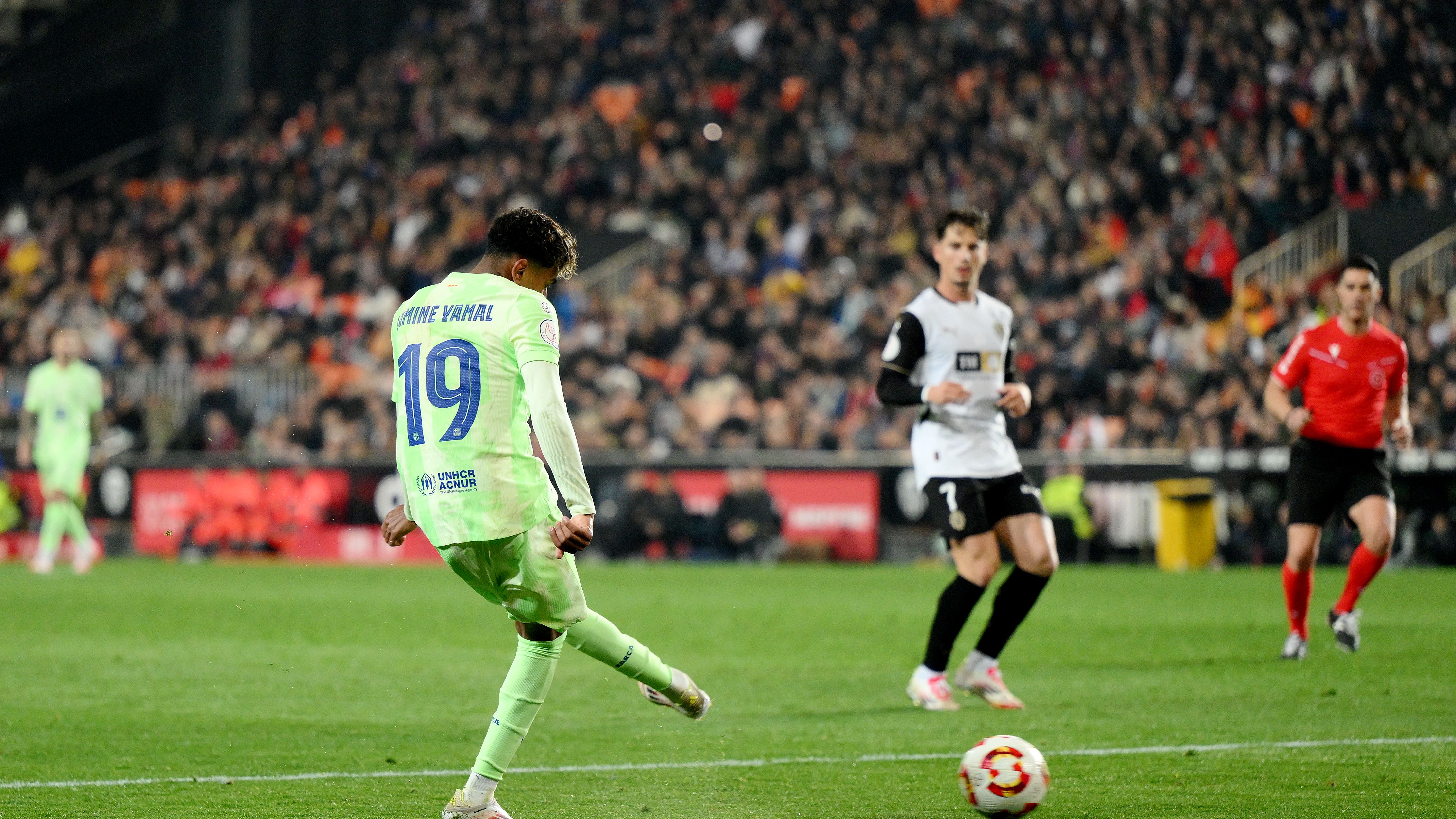 Valencia CF v FC Barcelona -  Copa del Rey