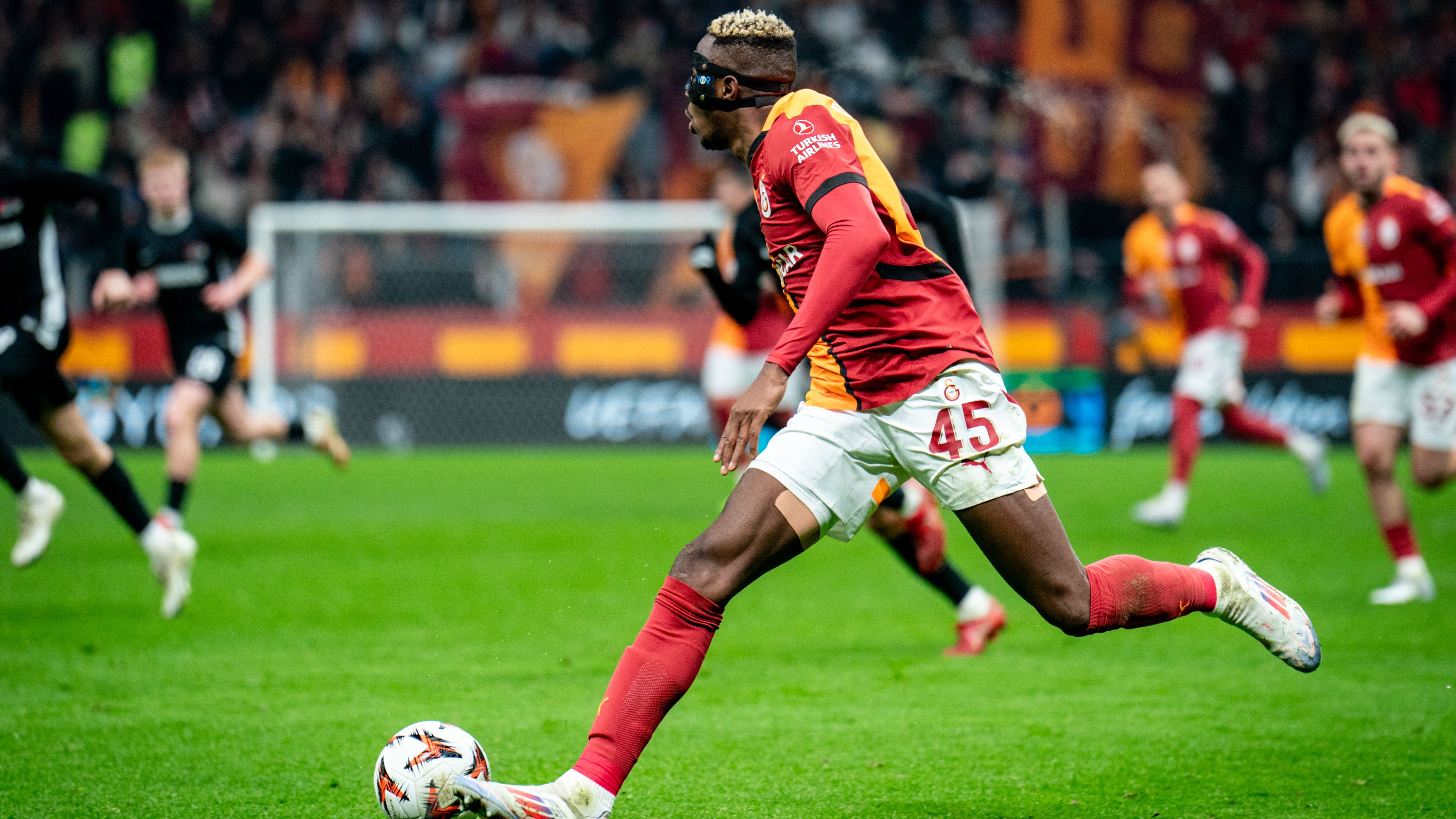 Galatasaray-v-AZ-Alkmaar-UEFA-EUROPA-LEAGUE