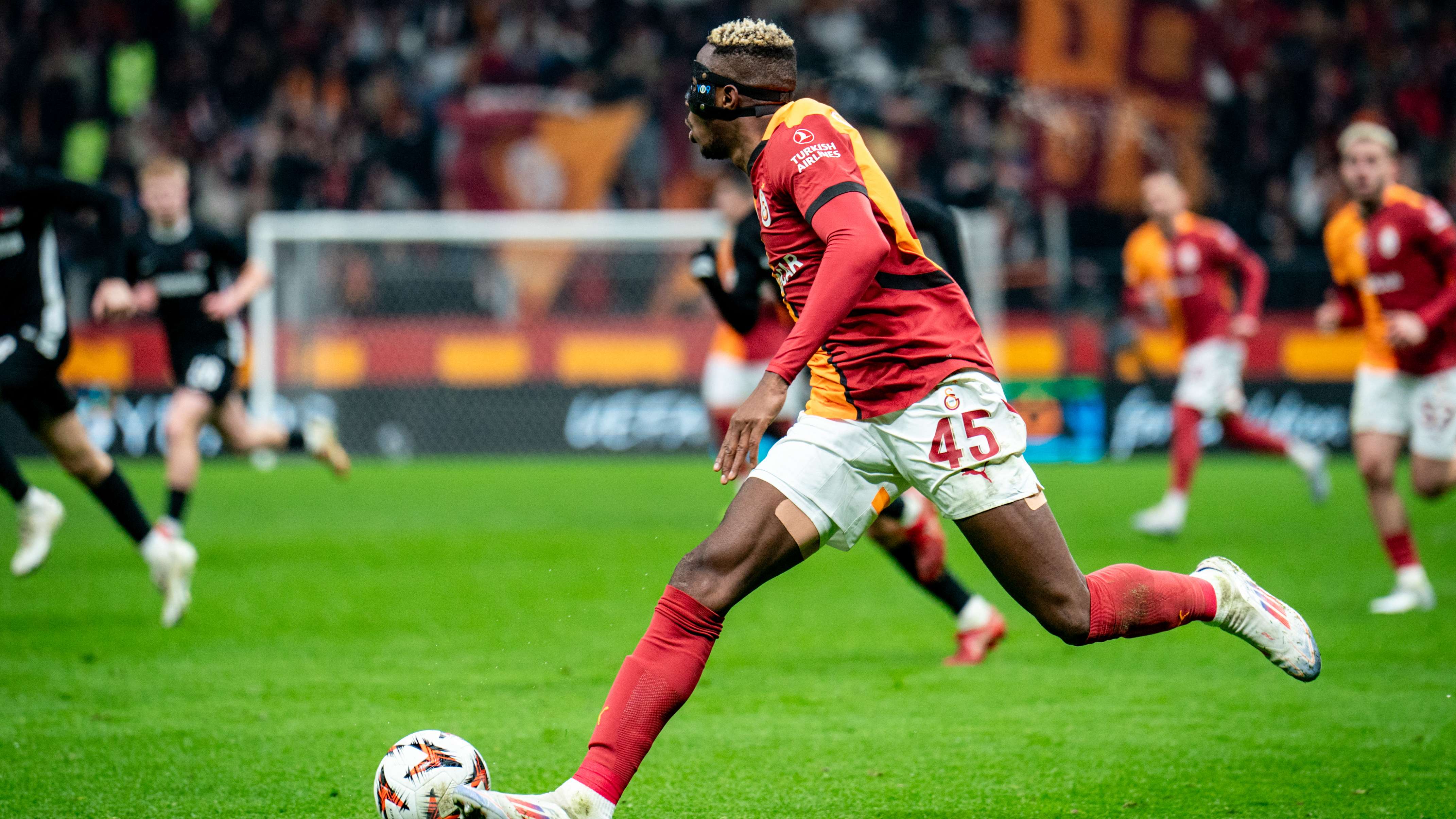 Galatasaray-v-AZ-Alkmaar-UEFA-EUROPA-LEAGUE