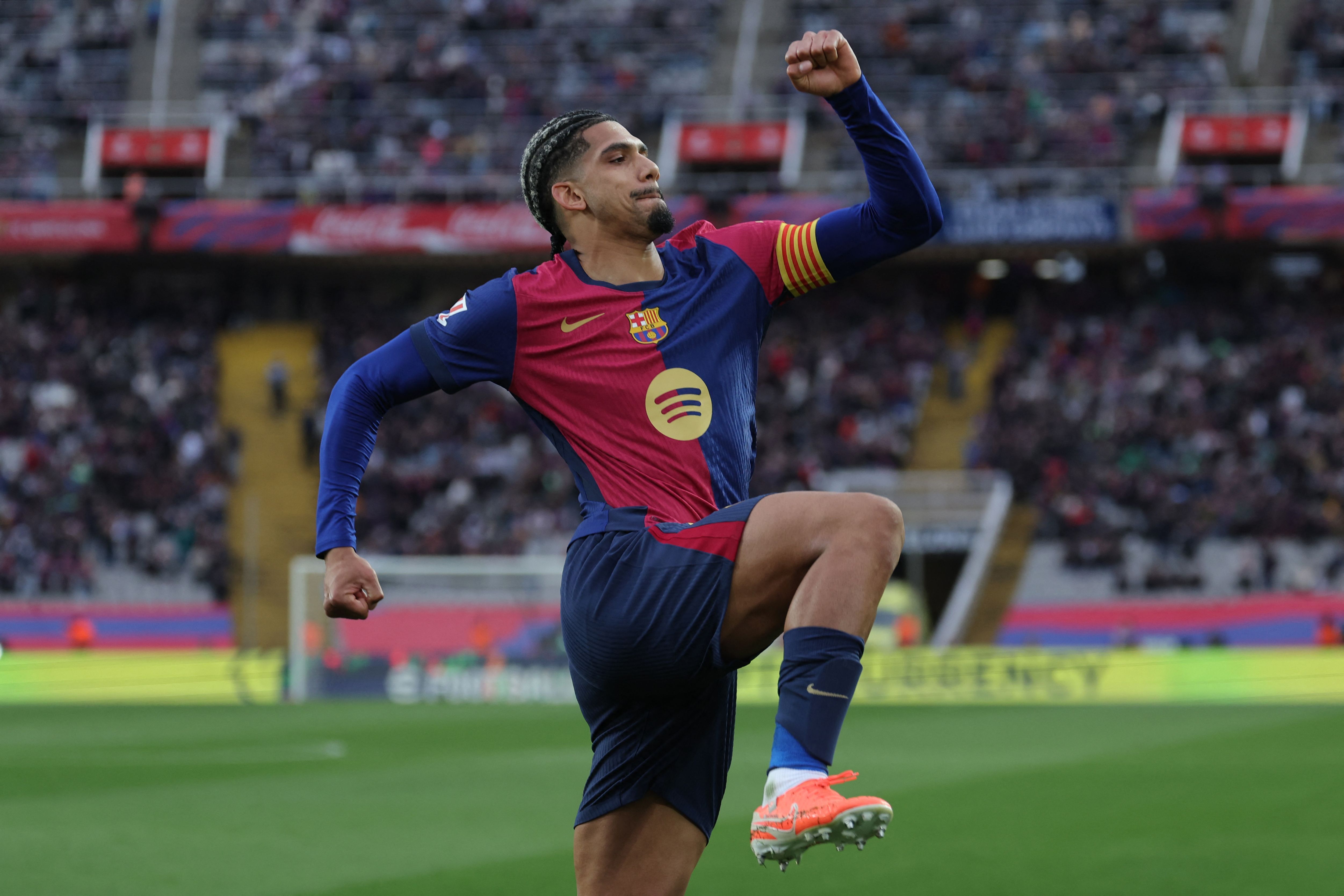 TOPSHOT-FBL-ESP-LIGA-BARCELONA-REAL SOCIEDAD