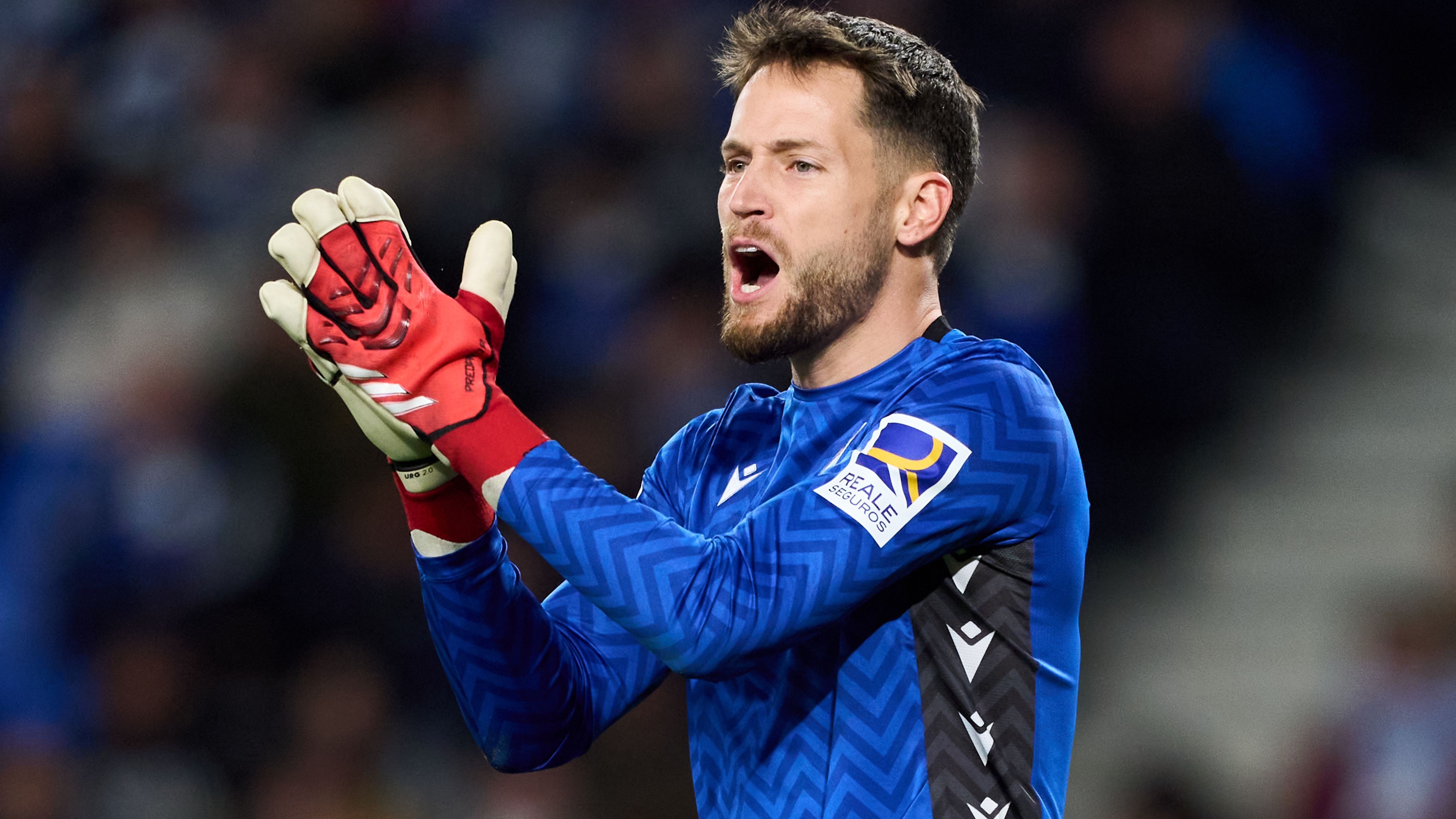 Remiro Real Sociedad Barcelona portería foto Anoeta