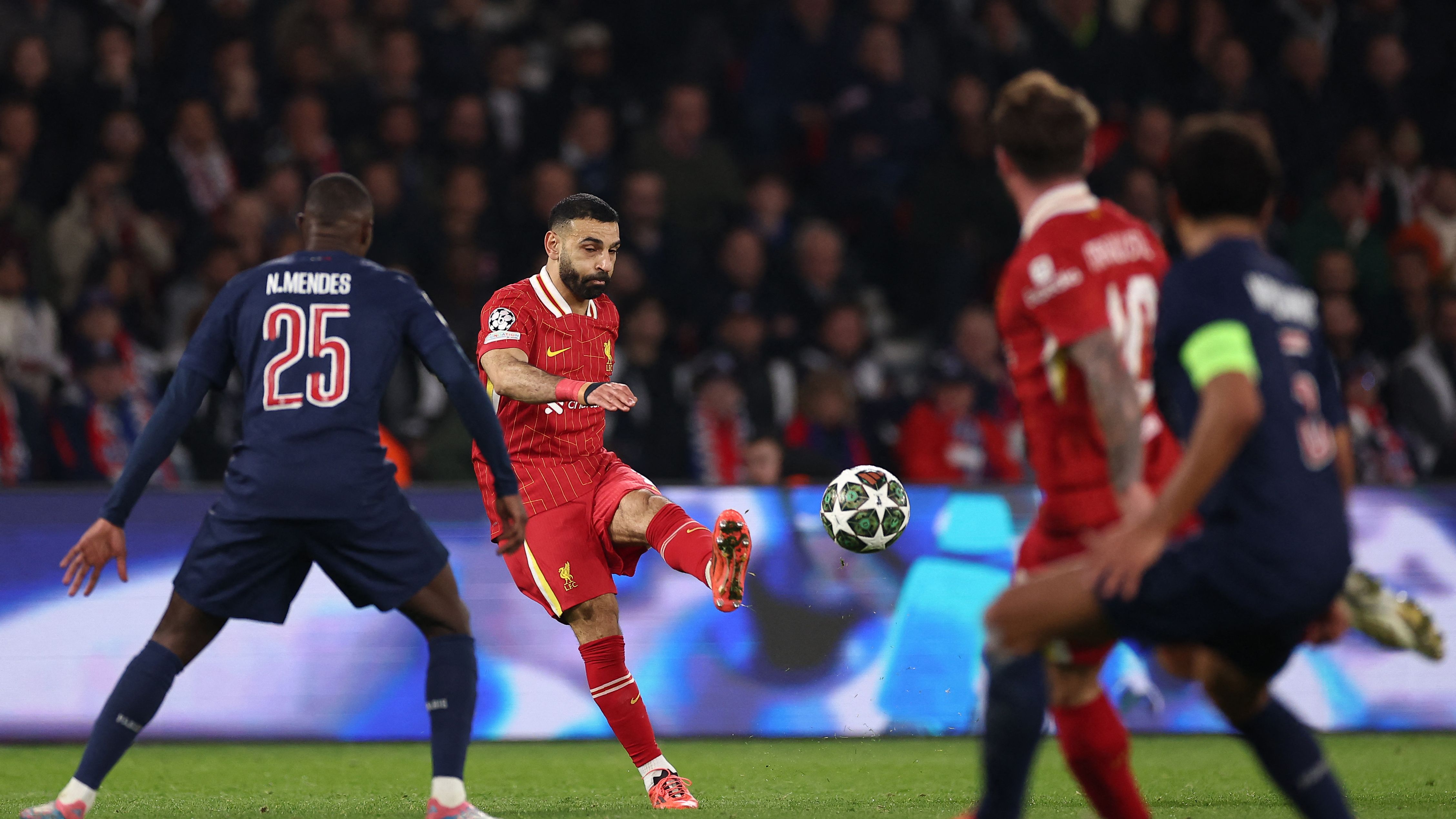 دوجاري يتوقع مذبحة لباريس سان جيرمان ضد ليفربول الكارثي في دوري الأبطال