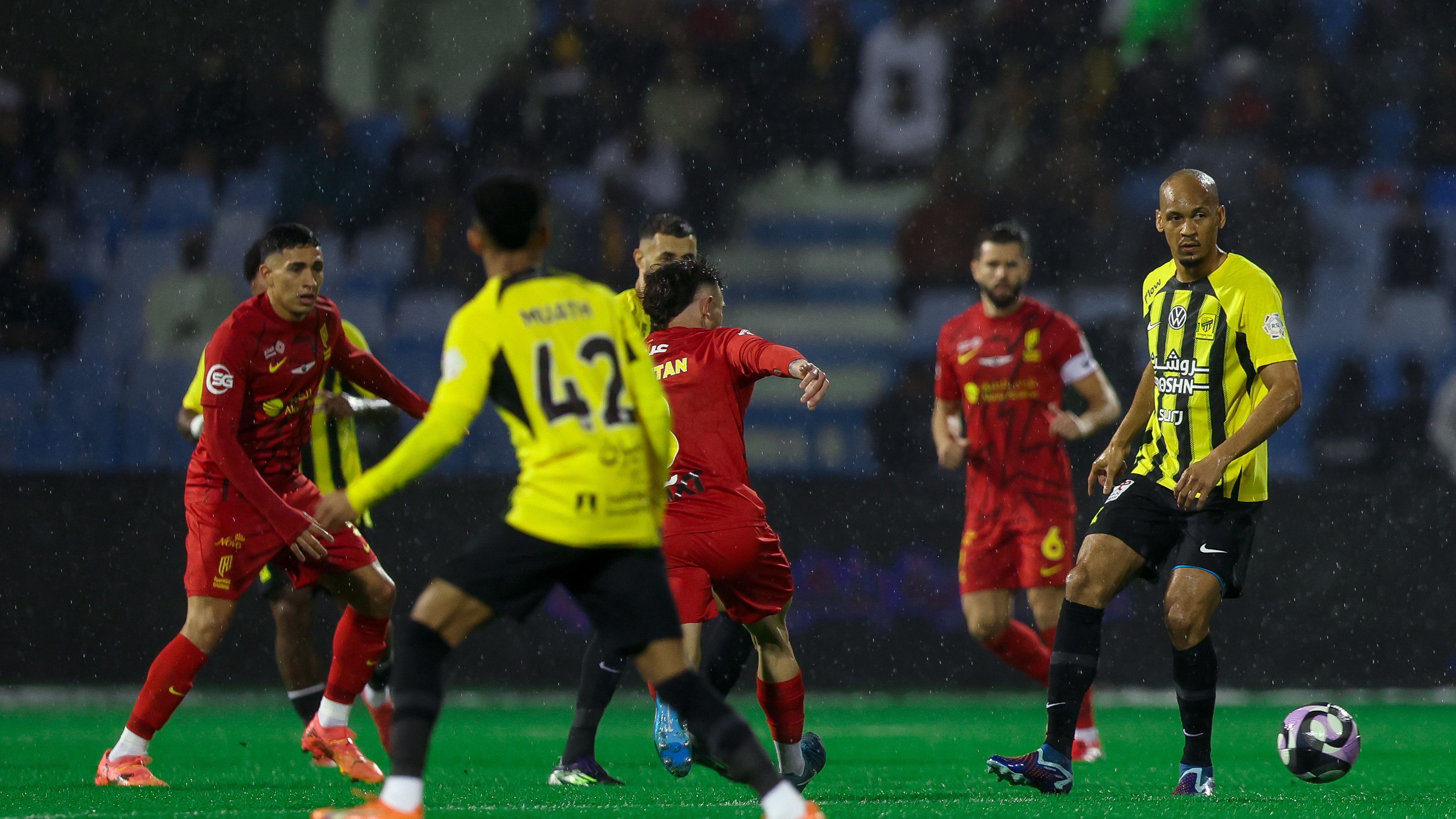 ما القنوات الناقلة لمباراة الاتحاد والقادسية في نهائي كأس الملك السعودي  2025؟ | كووورة