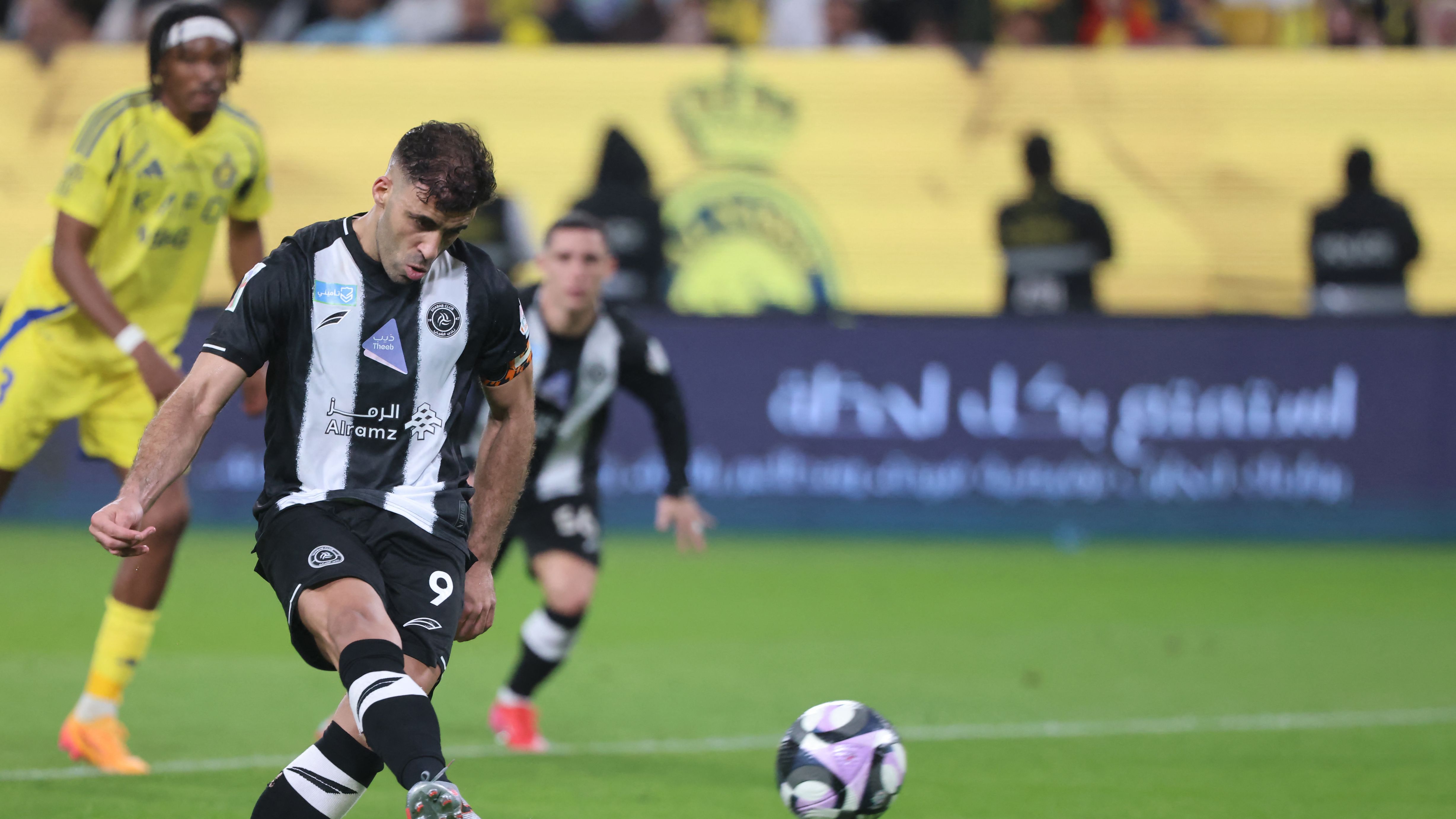 رئيس الشباب يعلن انتهاء علاقة النادي بحمد الله بعد أزمة كاراسكو