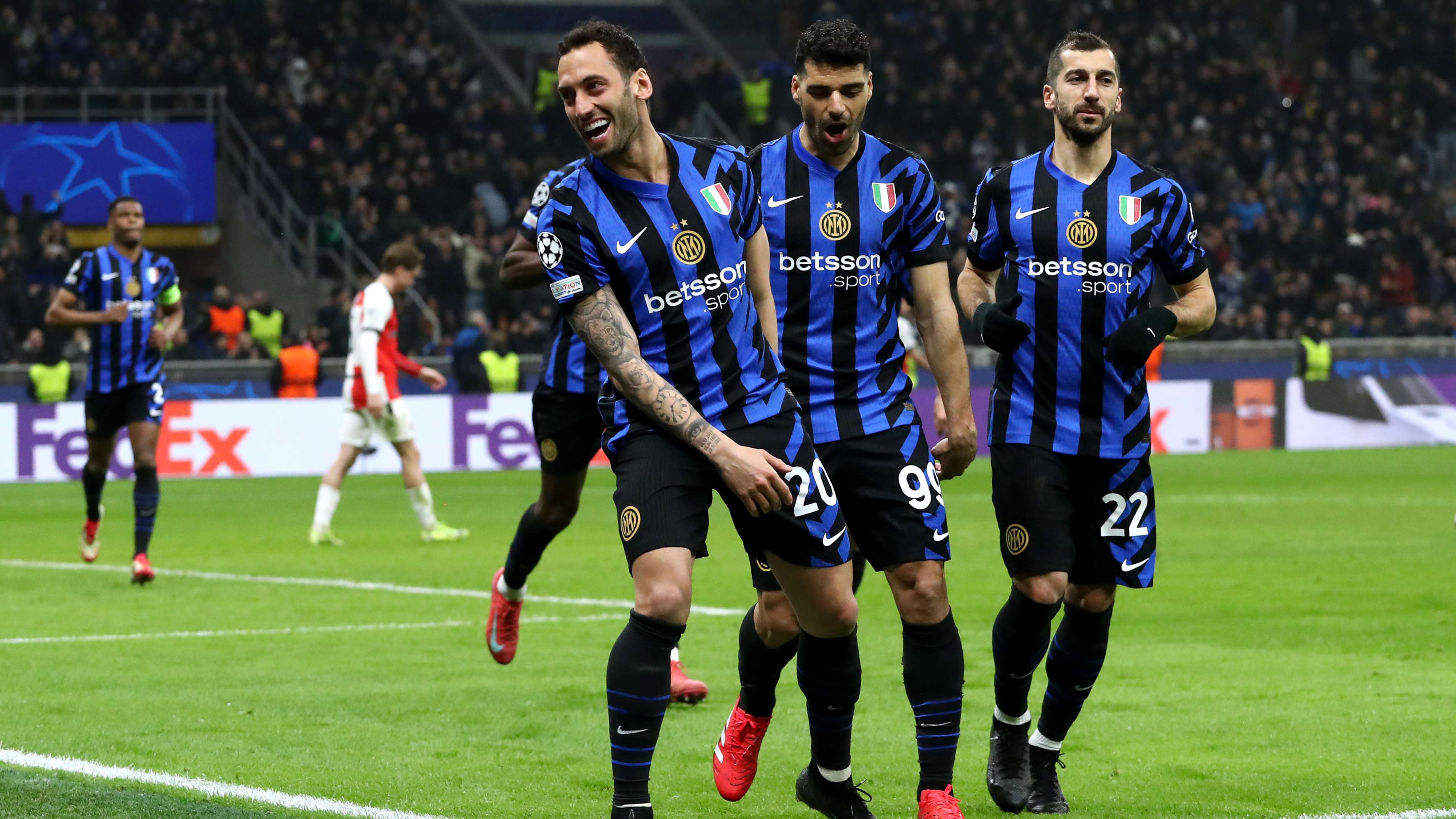 FC Internazionale Milano v Feyenoord - UEFA Champions League 2024/25 Round of 16 Second Leg