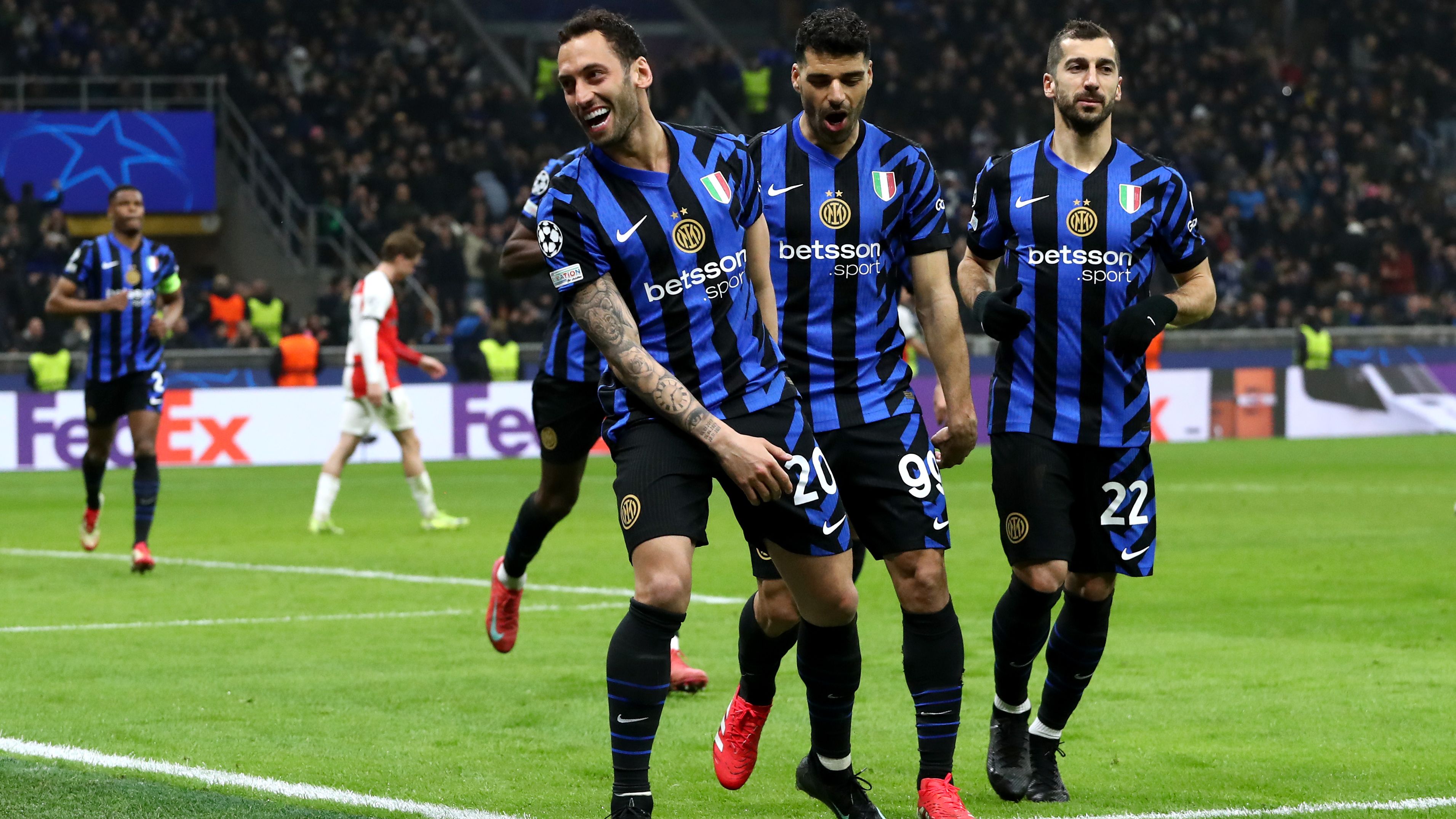 FC Internazionale Milano v Feyenoord - UEFA Champions League 2024/25 Round of 16 Second Leg