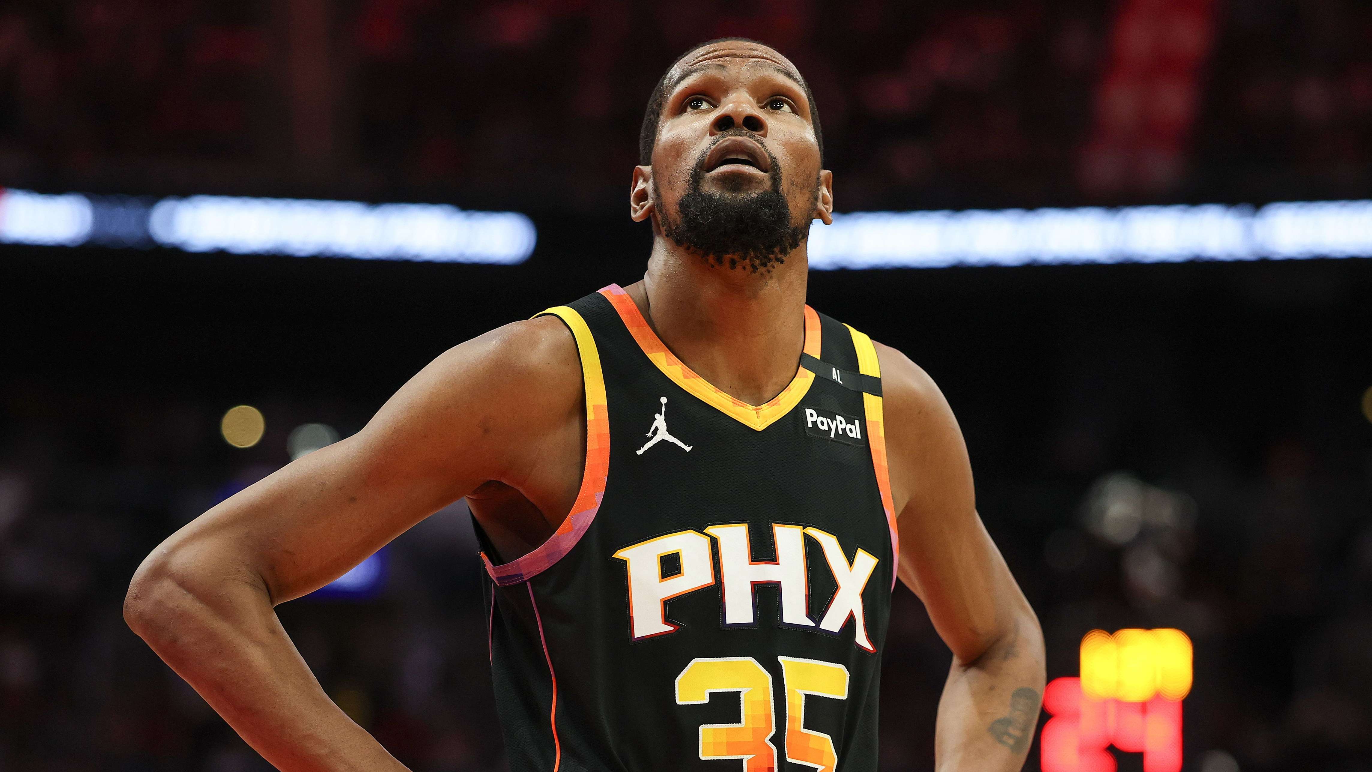 Phoenix Suns v Houston Rockets