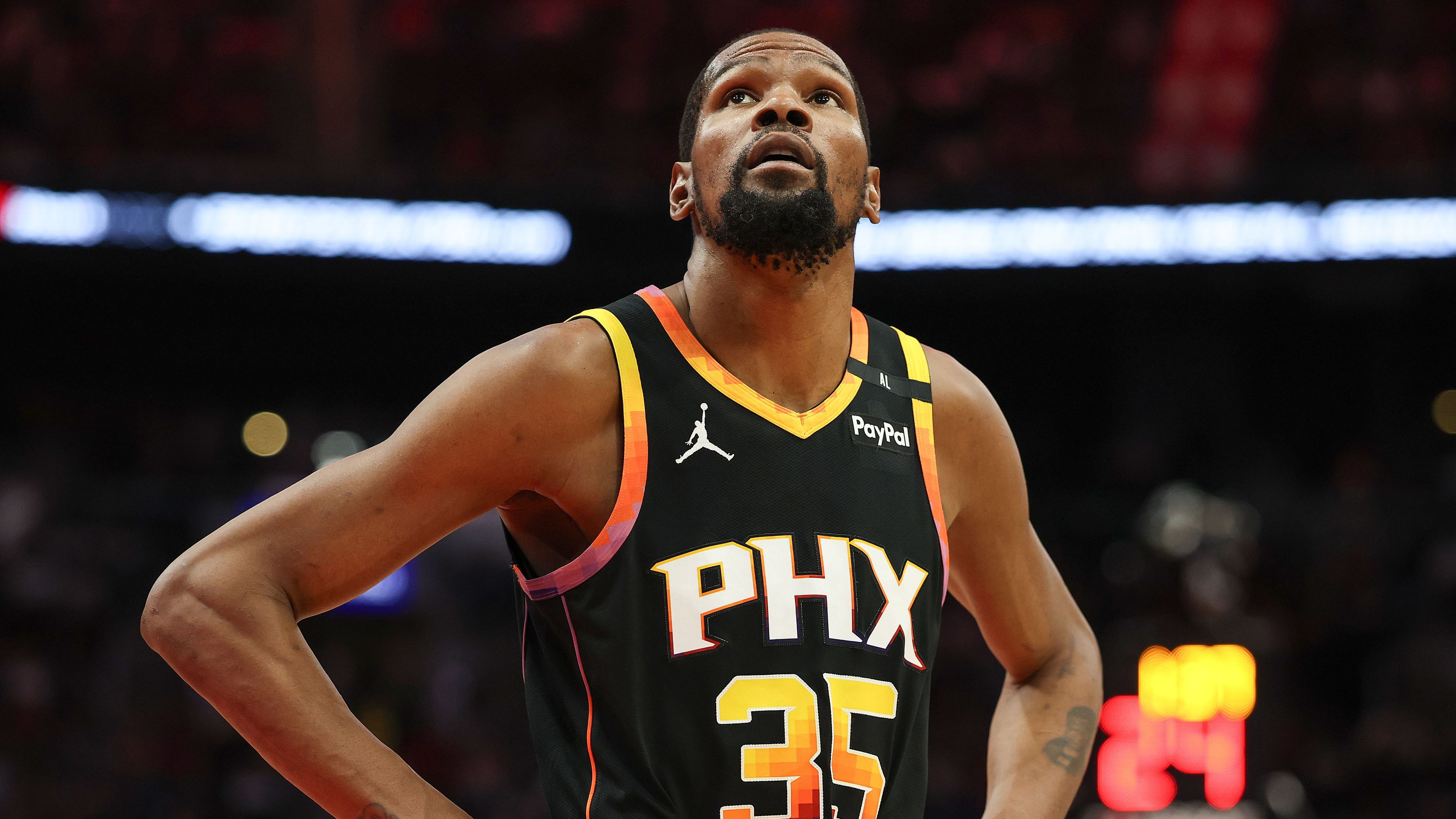 Phoenix Suns v Houston Rockets