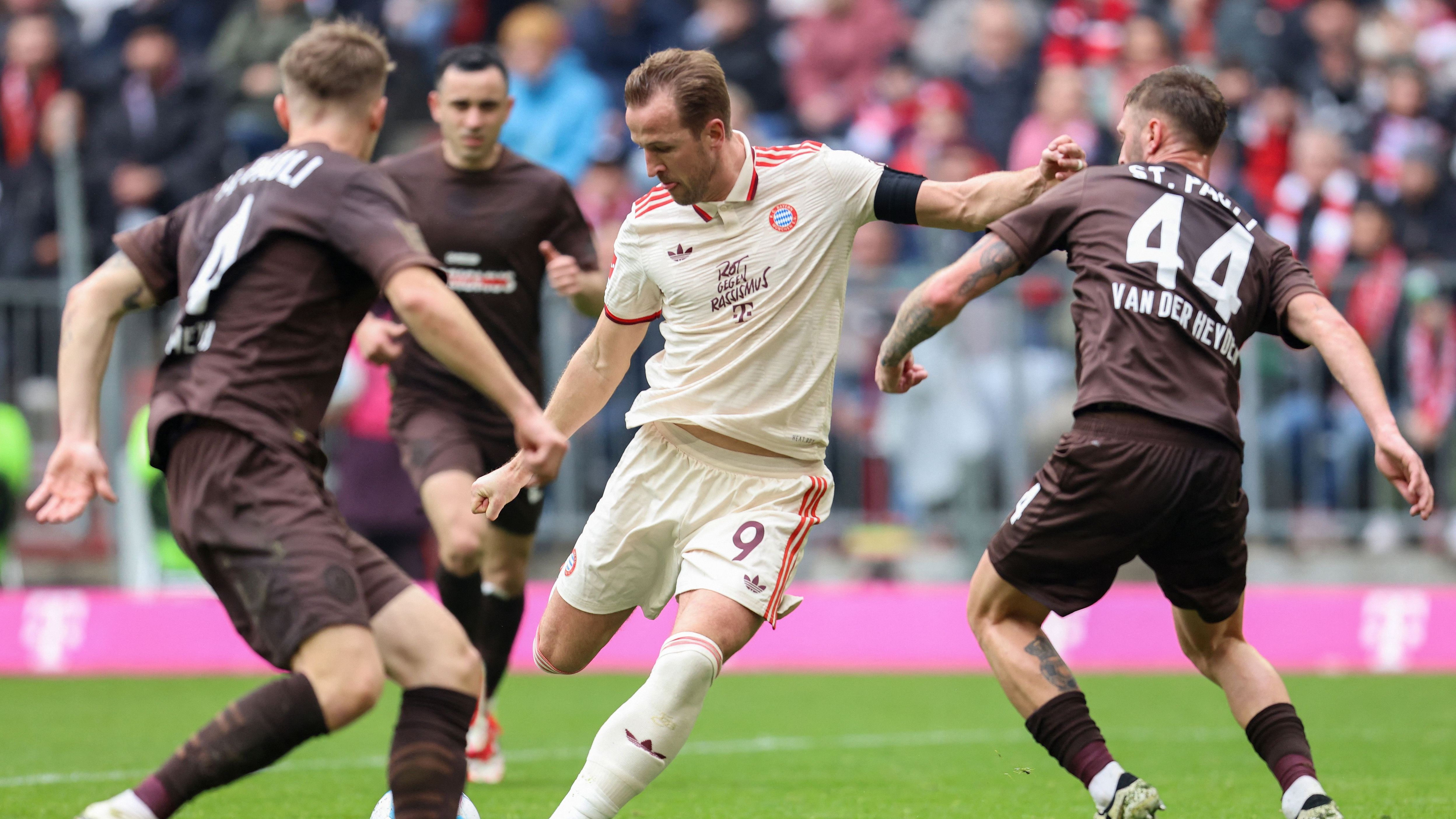 FBL-GER-BUNDESLIGA-BAYERN MUNICH-ST PAULI