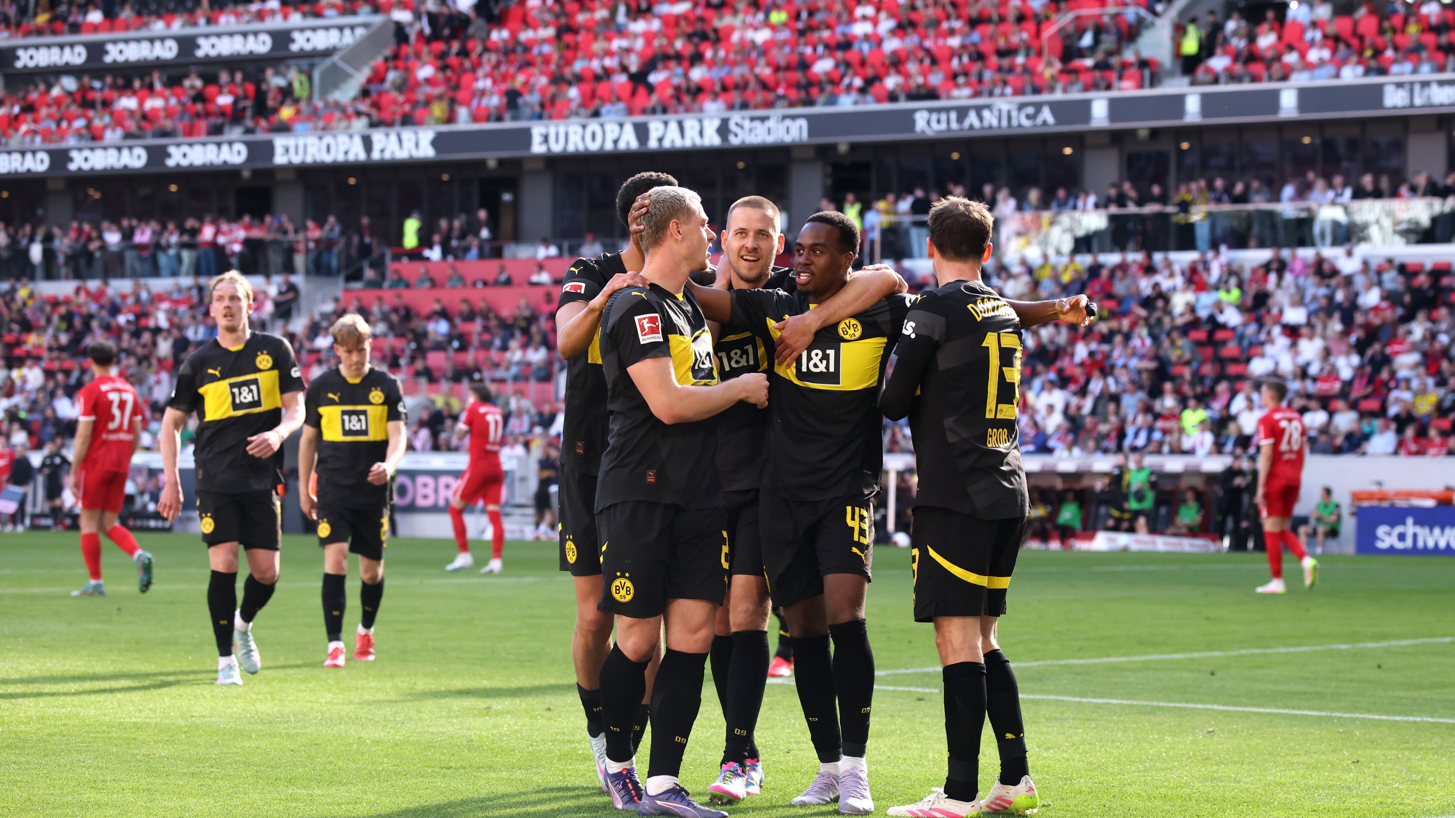 Sport-Club Freiburg v Borussia Dortmund - Bundesliga