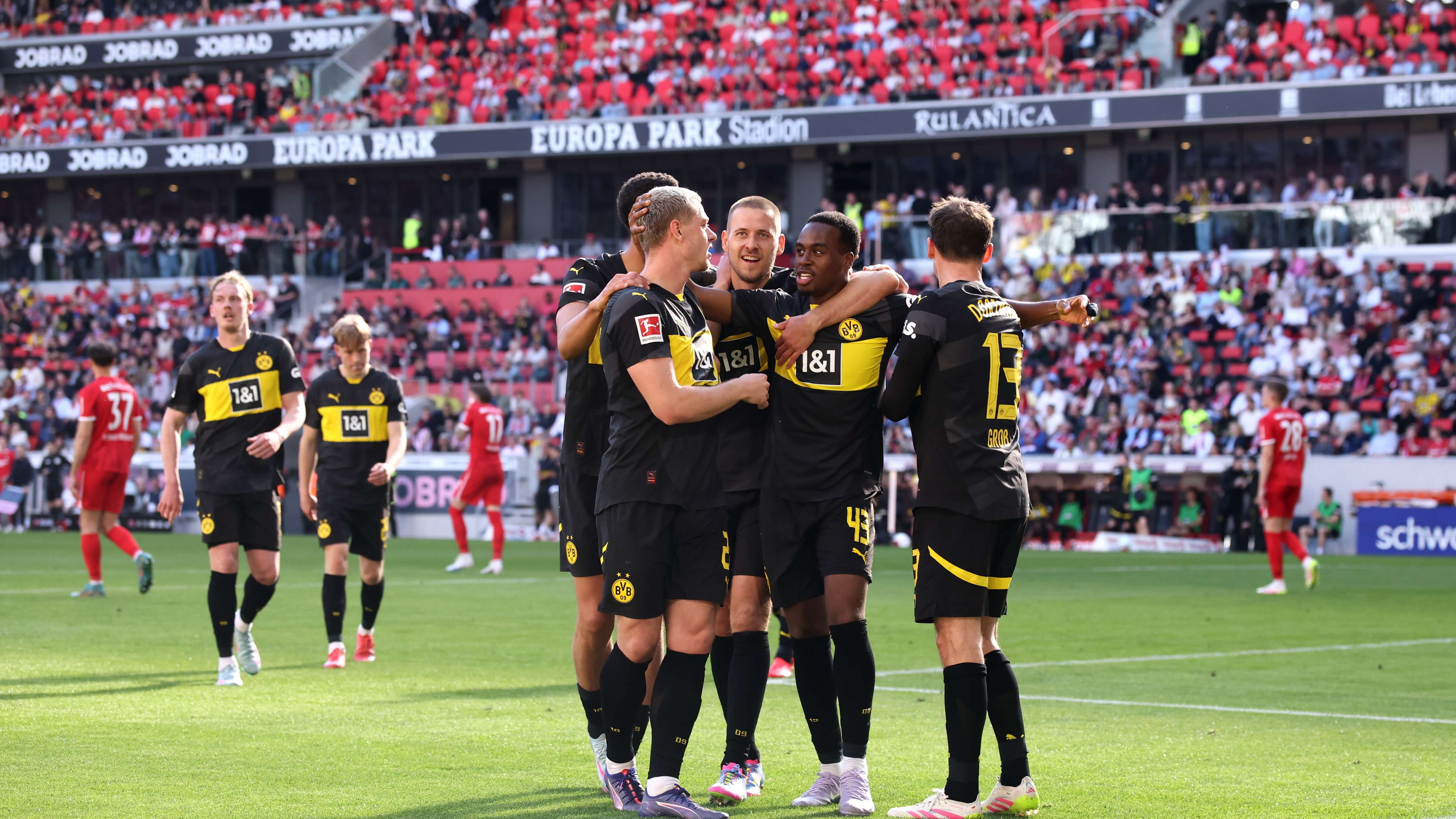 Sport-Club Freiburg v Borussia Dortmund - Bundesliga