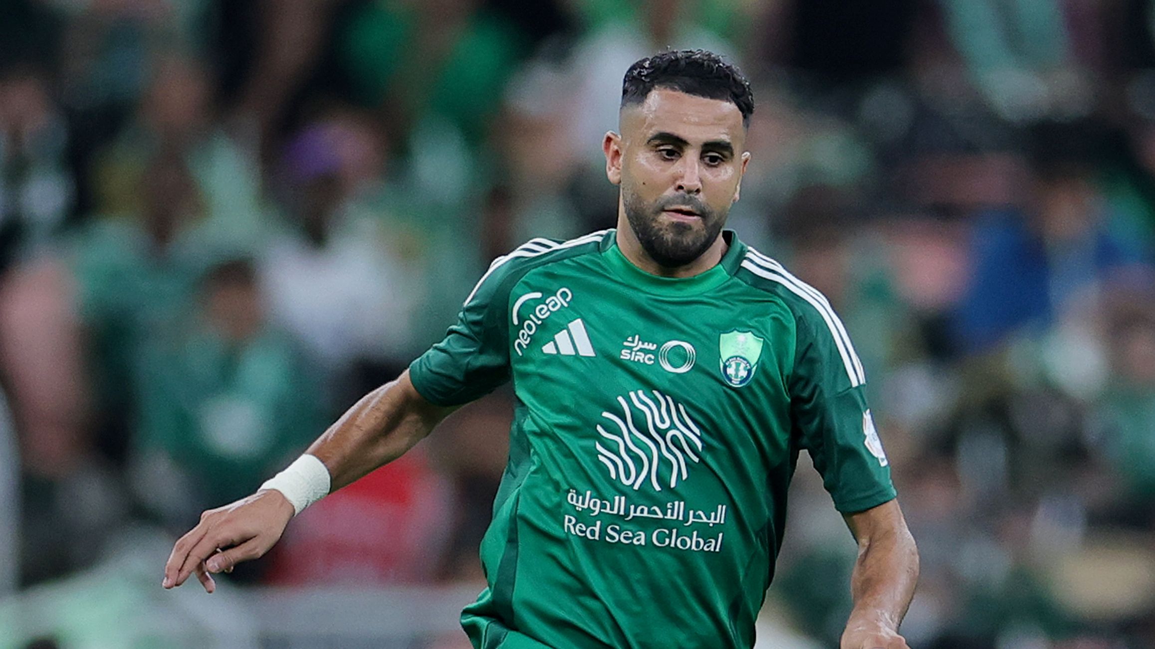 ما القنوات الناقلة لمباراة الأهلي والدحيل في دوري أبطال آسيا للنخبة 2025-2026؟ وكيف تشاهدها عبر الإنترنت؟