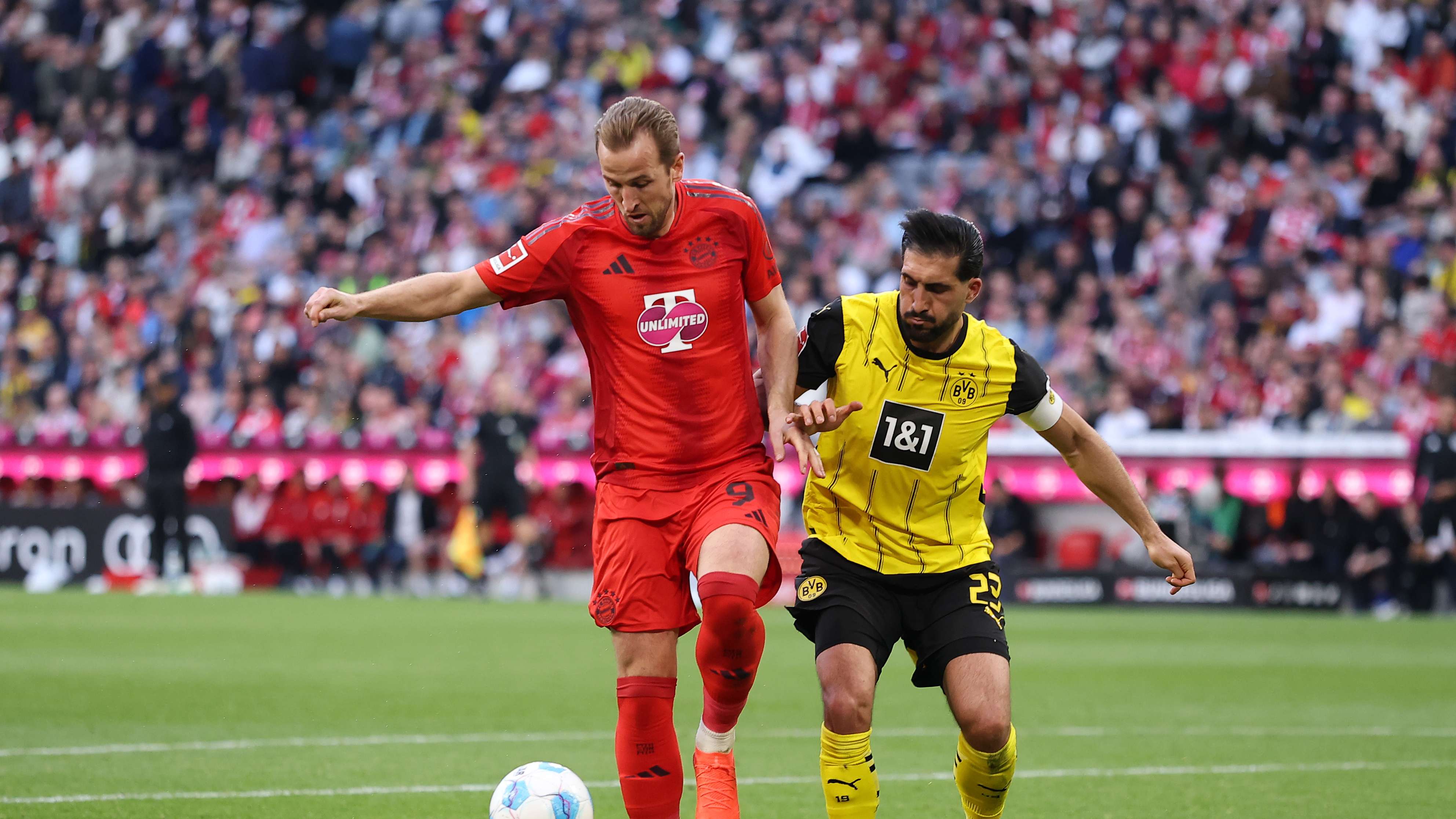 FC Bayern München v Borussia Dortmund - Bundesliga