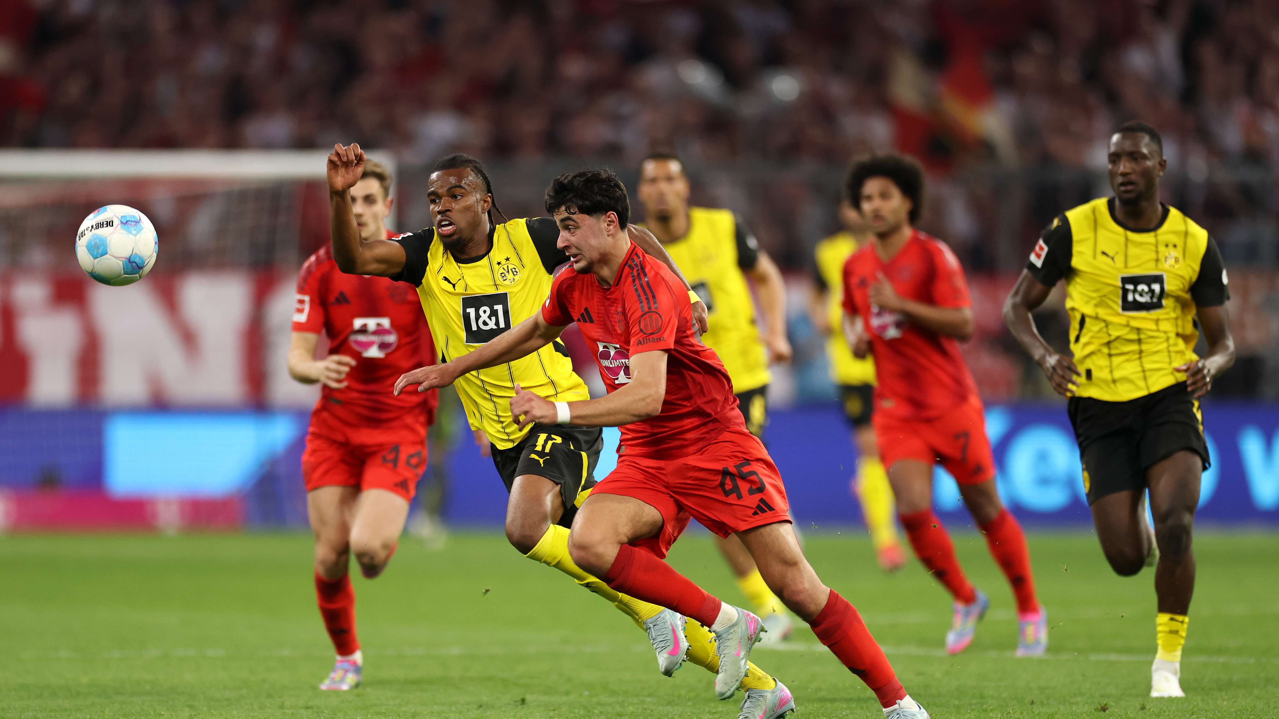 FC Bayern München v Borussia Dortmund - Bundesliga